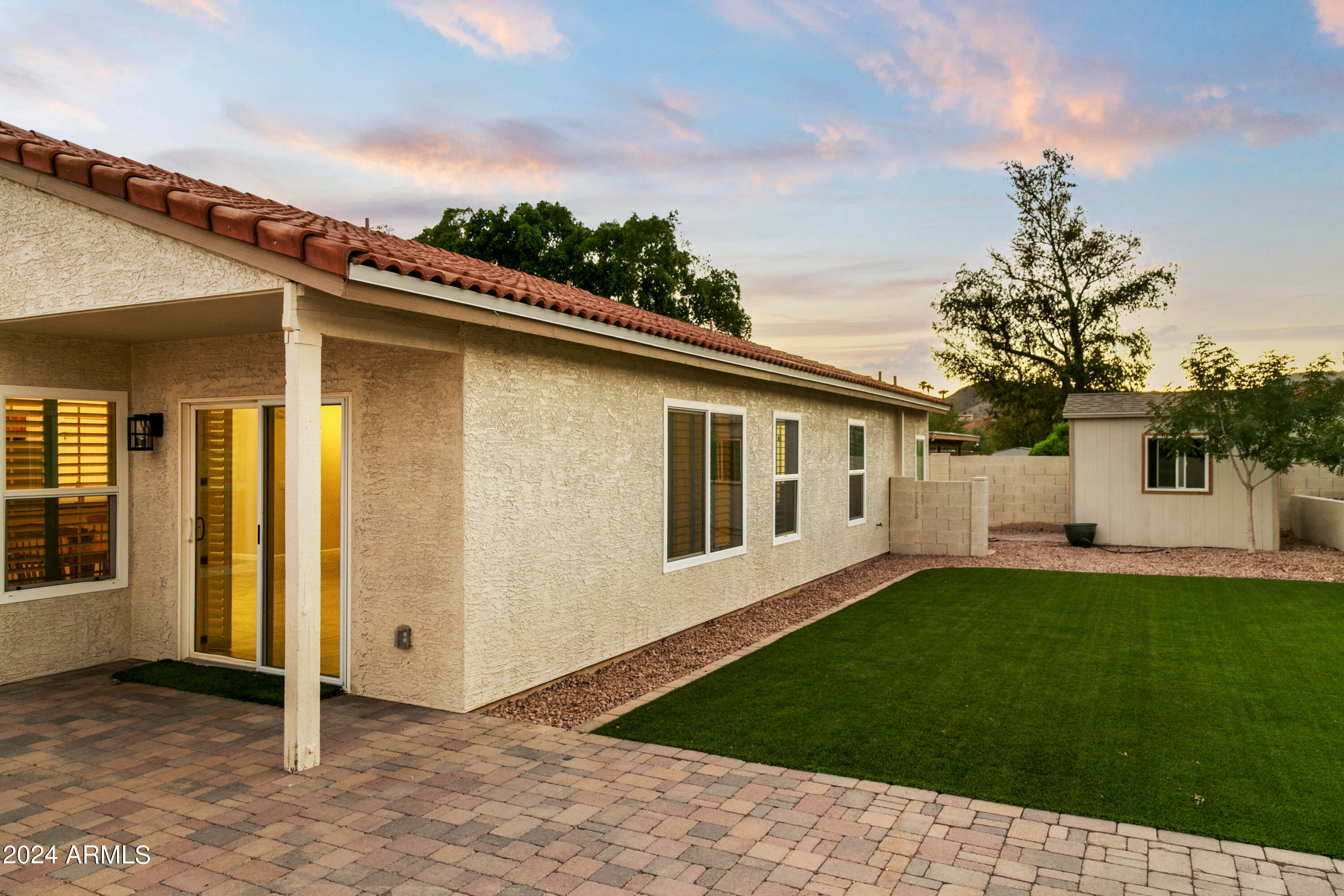 3706 E DESERT FLOWER Lane