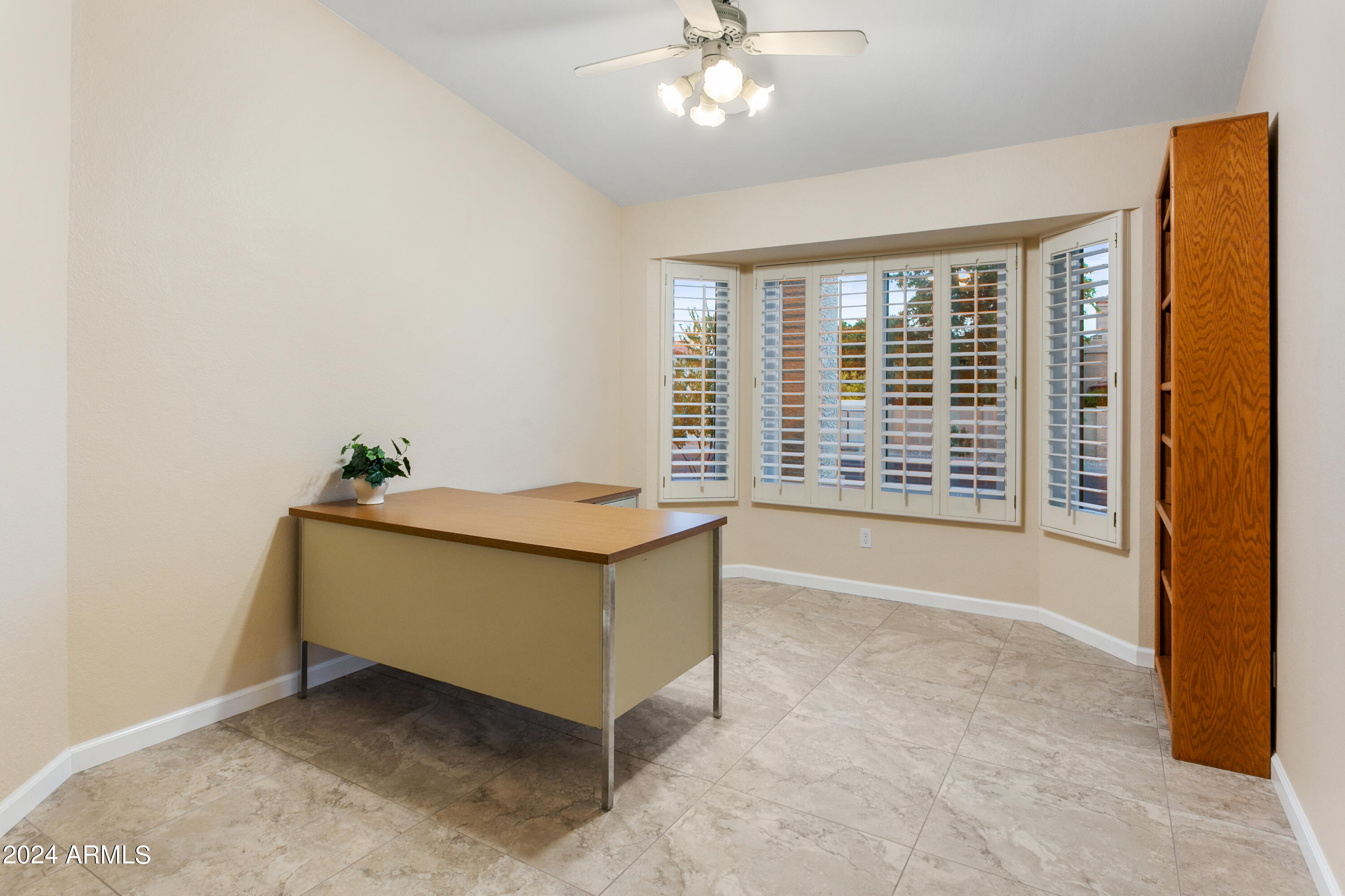 3706 E DESERT FLOWER Lane