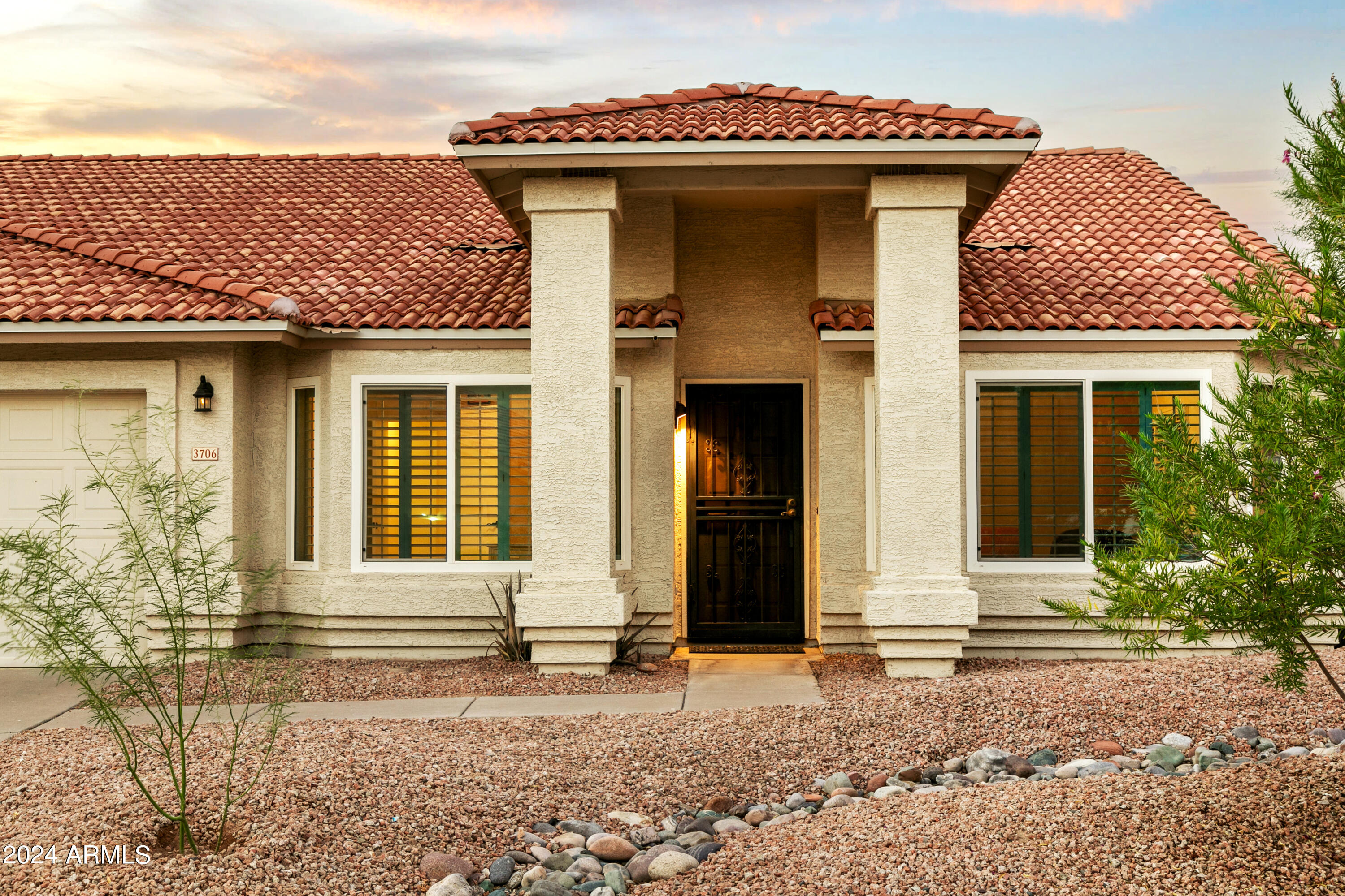3706 E DESERT FLOWER Lane