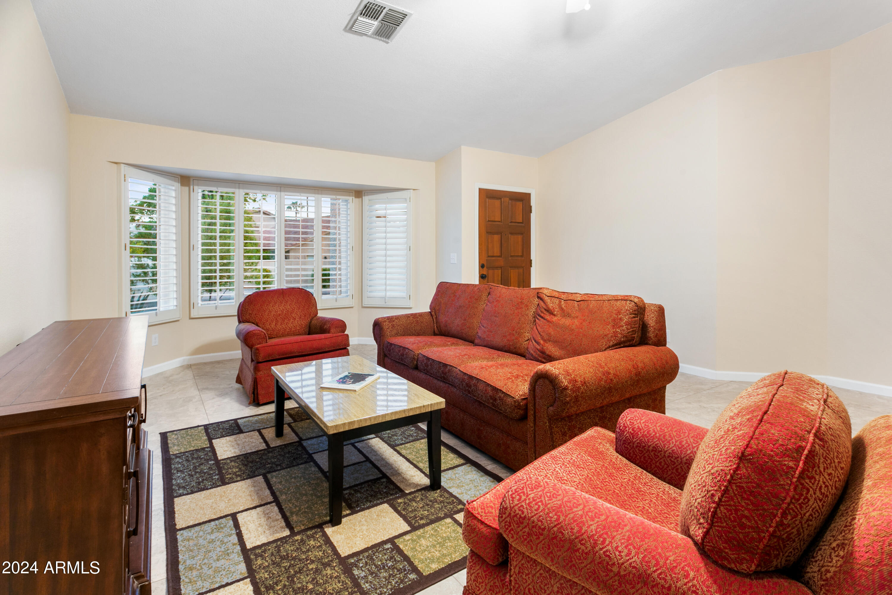3706 E DESERT FLOWER Lane