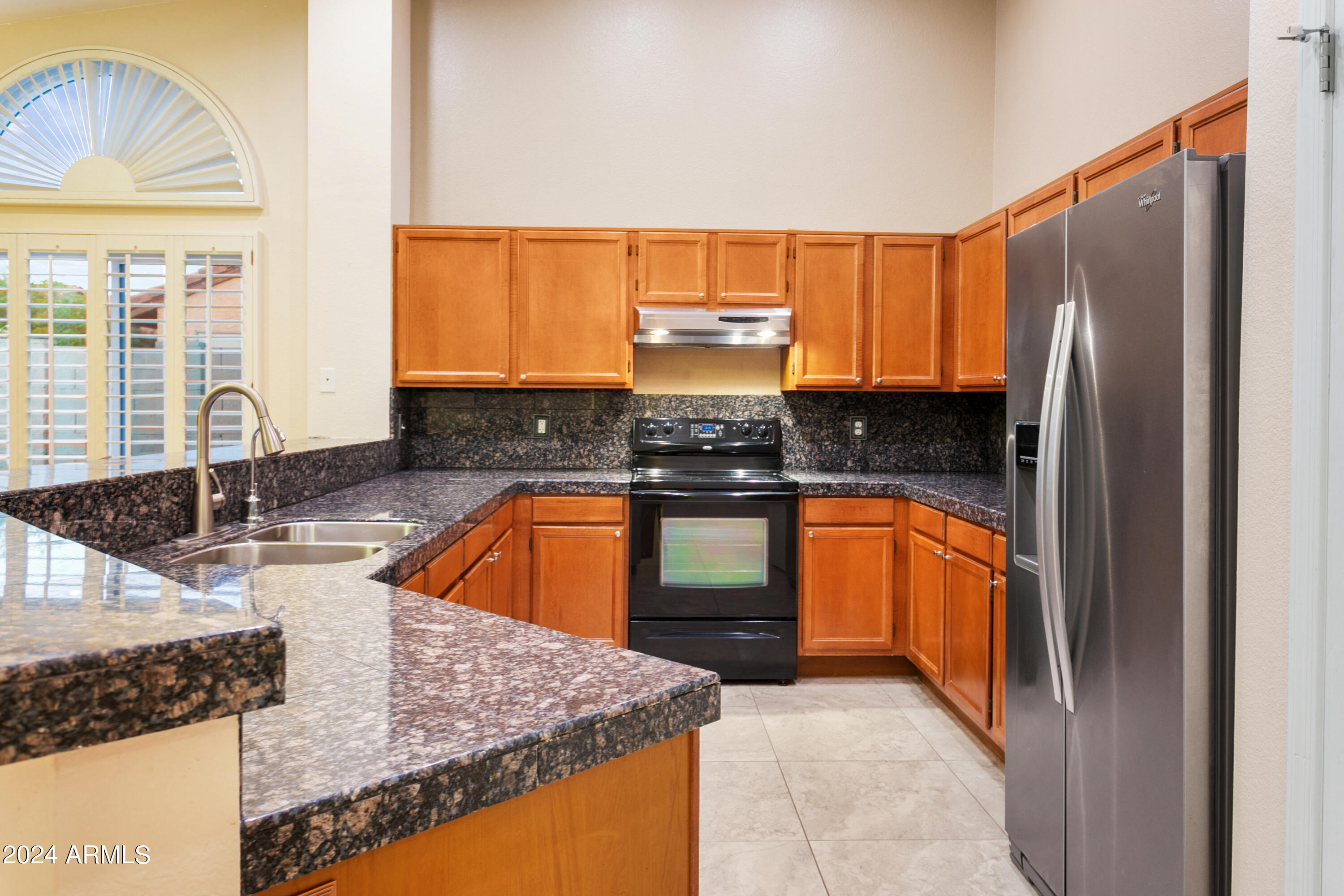 3706 E DESERT FLOWER Lane