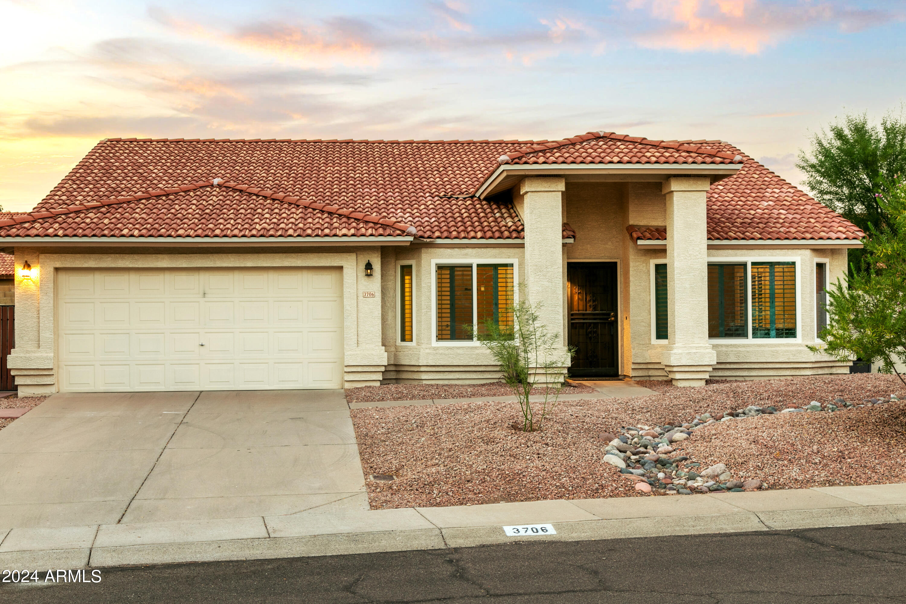 3706 E DESERT FLOWER Lane