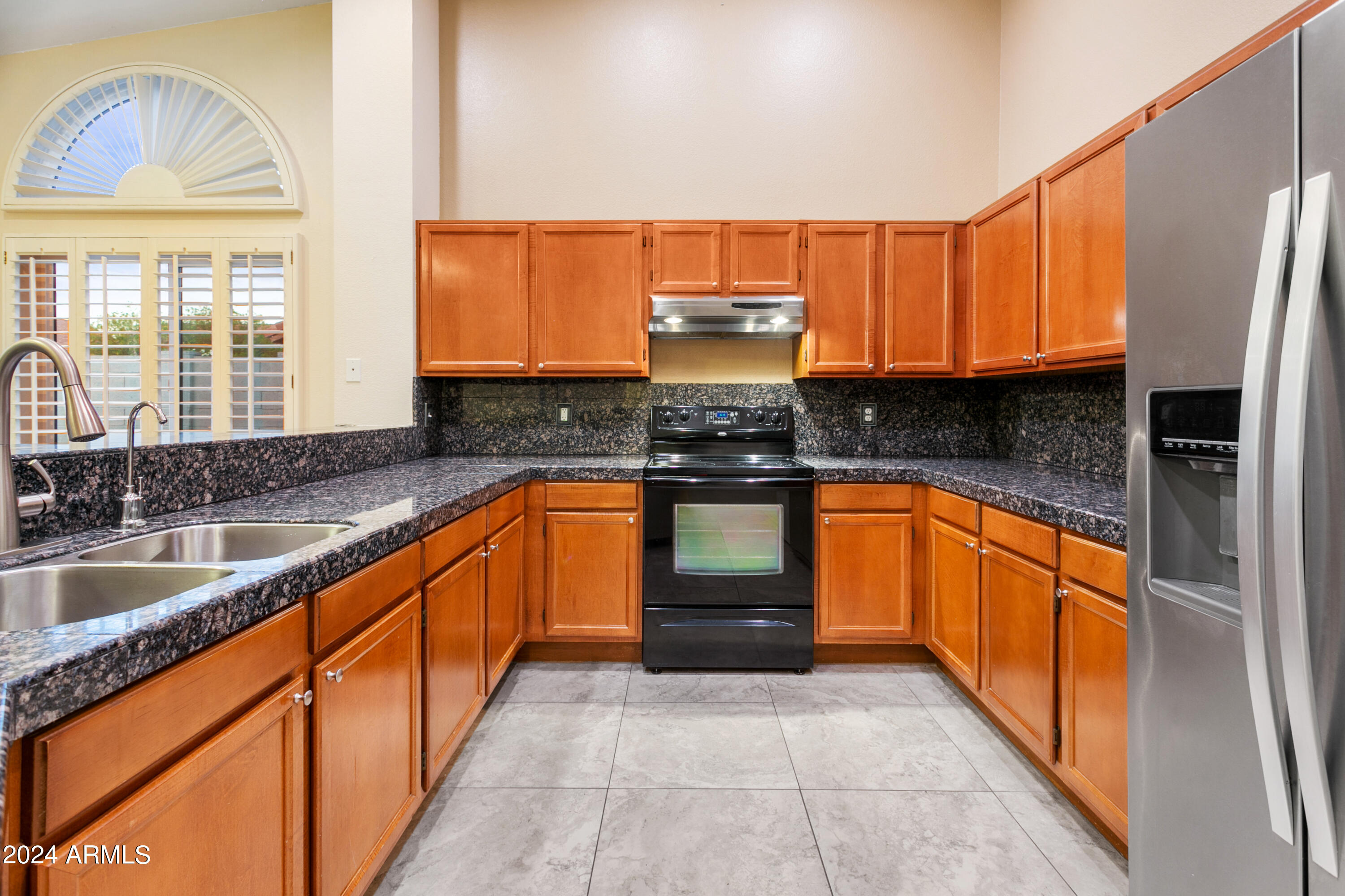 3706 E DESERT FLOWER Lane