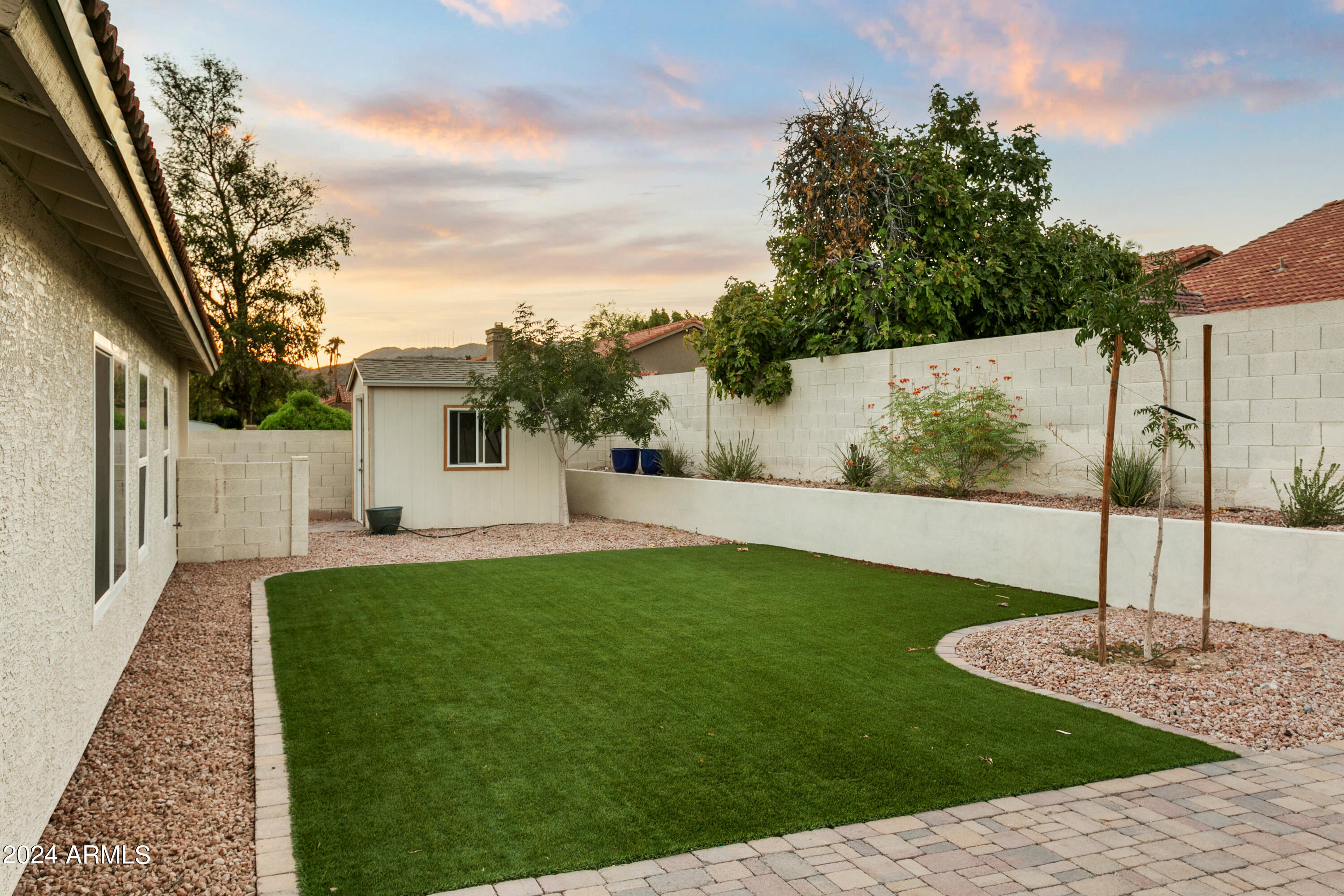 3706 E DESERT FLOWER Lane