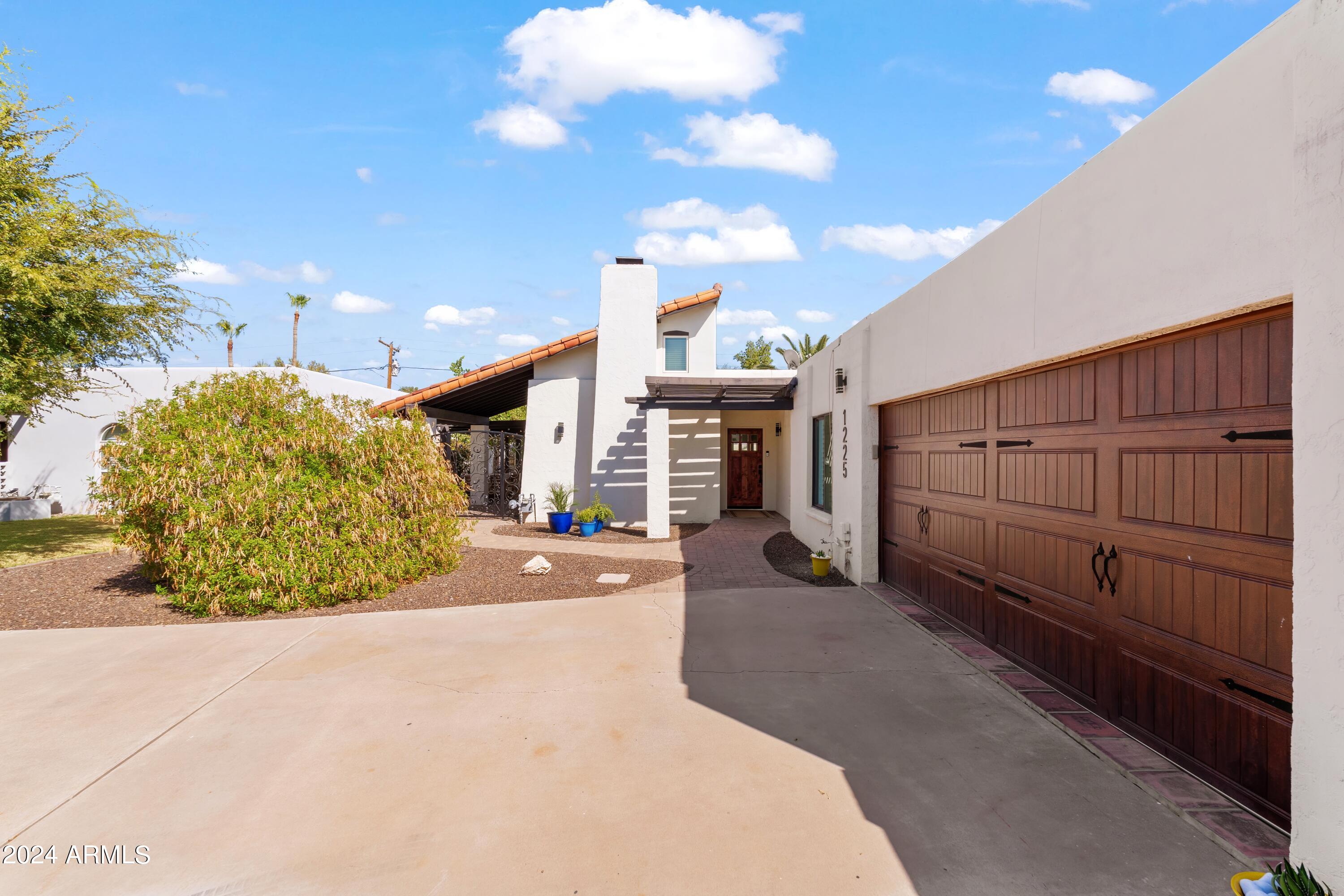 1225 E RANCHO Drive