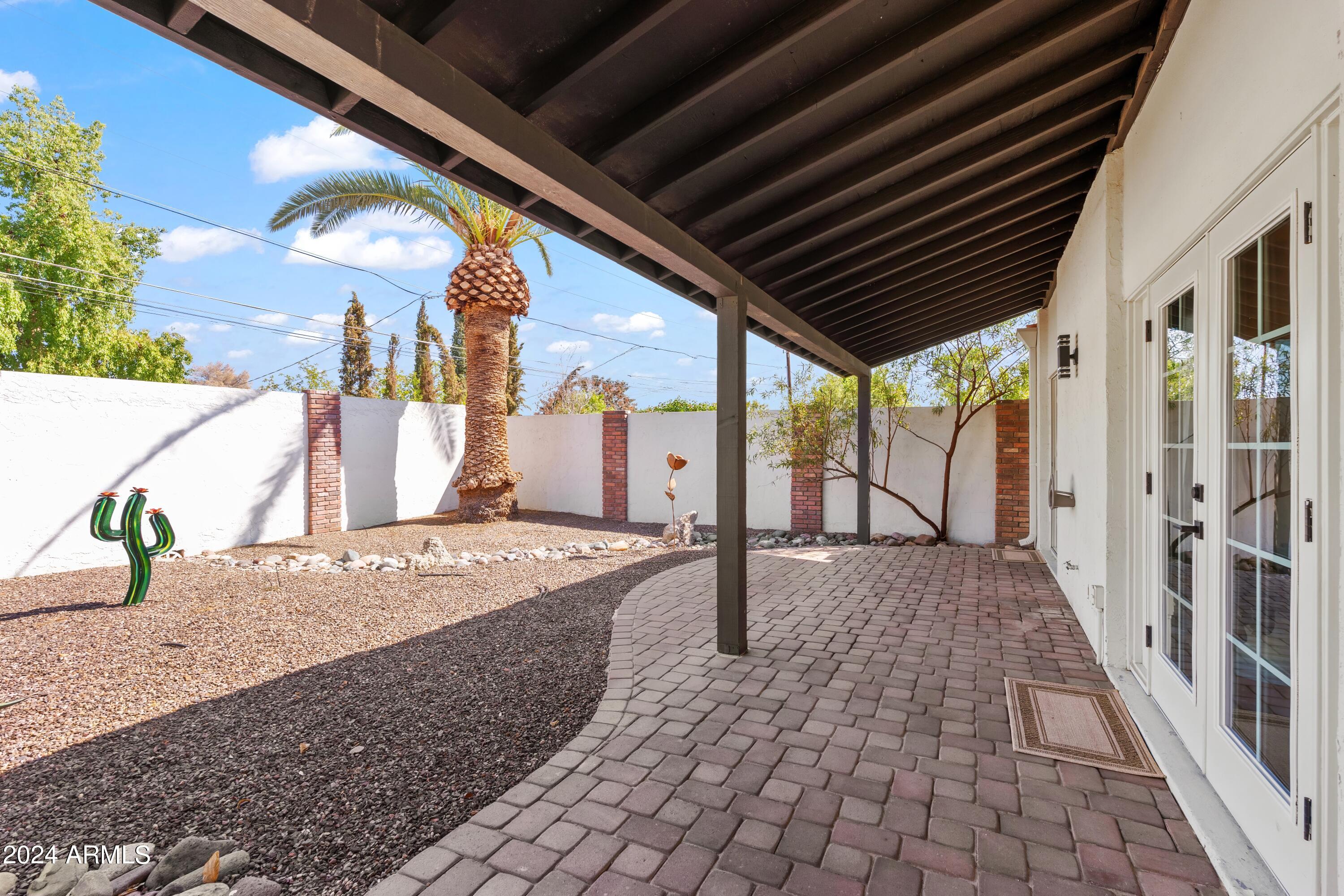 1225 E RANCHO Drive