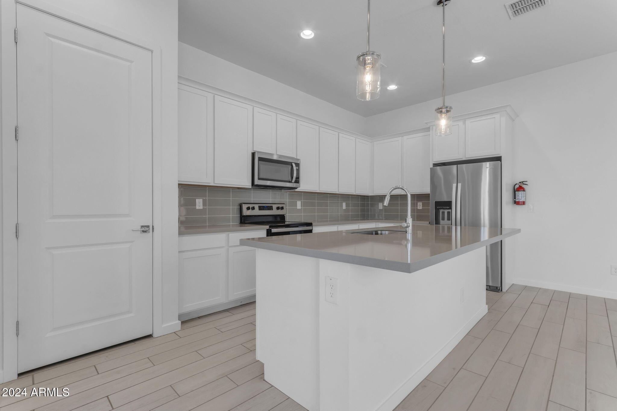 901 S Smith Road 1039