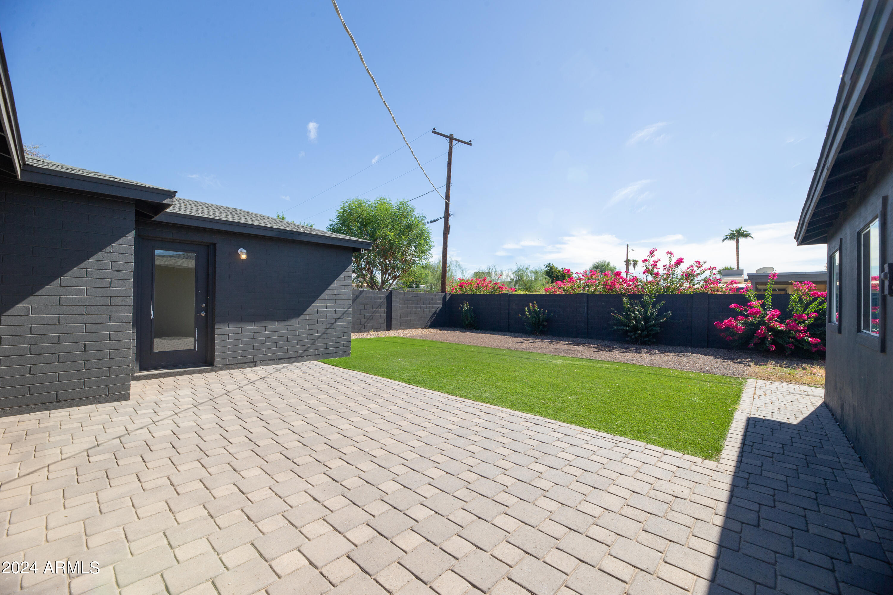 3323 E CYPRESS Street