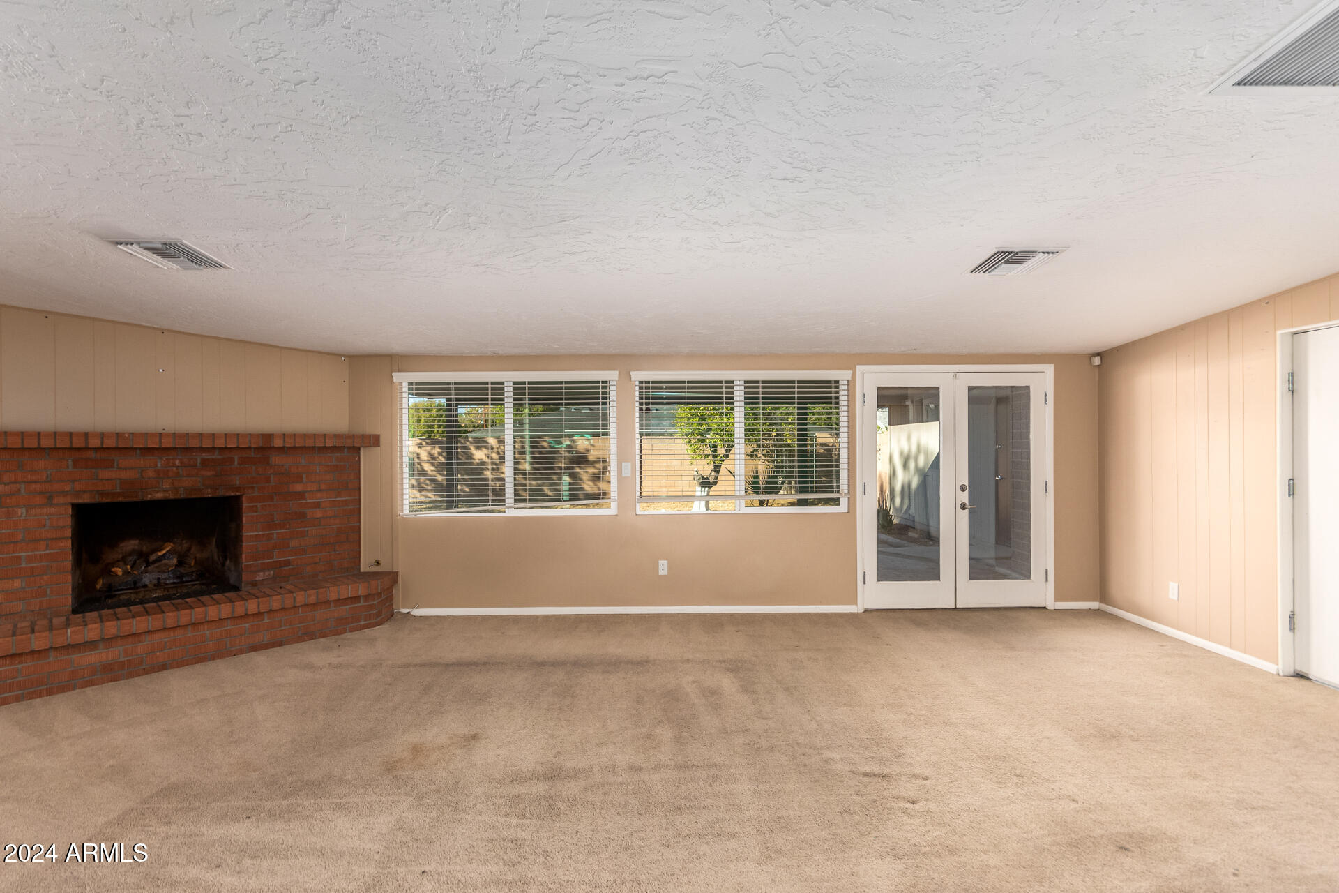 322 E LA DIOSA Drive