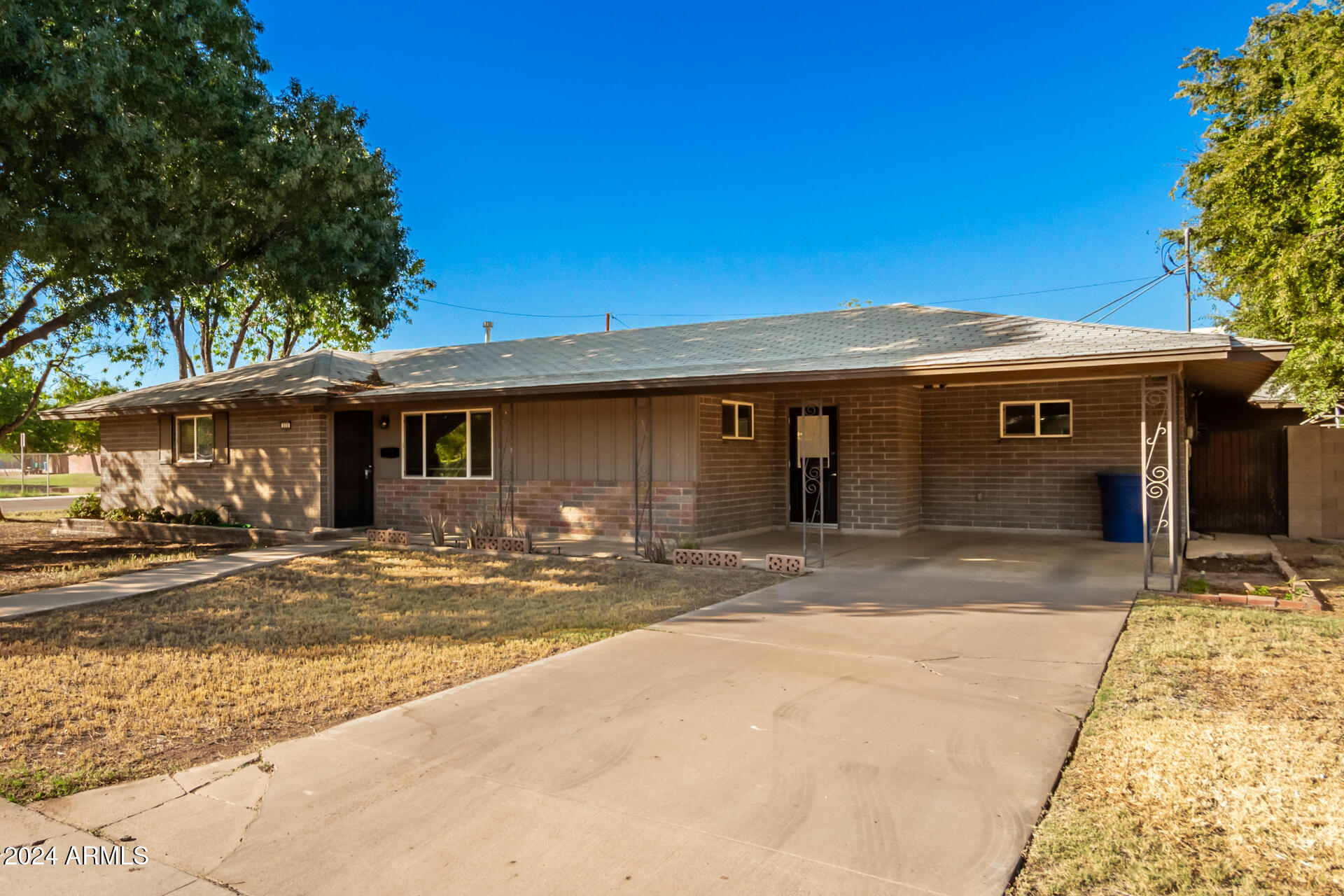 322 E LA DIOSA Drive
