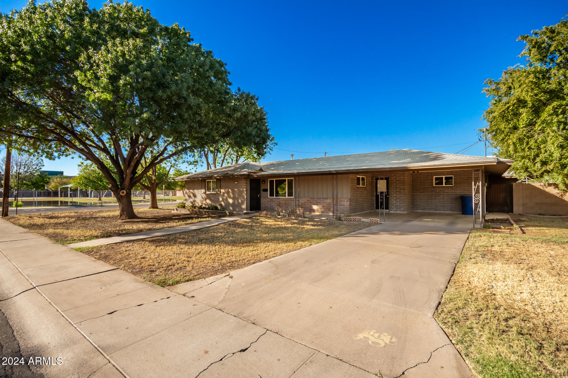 322 E LA DIOSA Drive