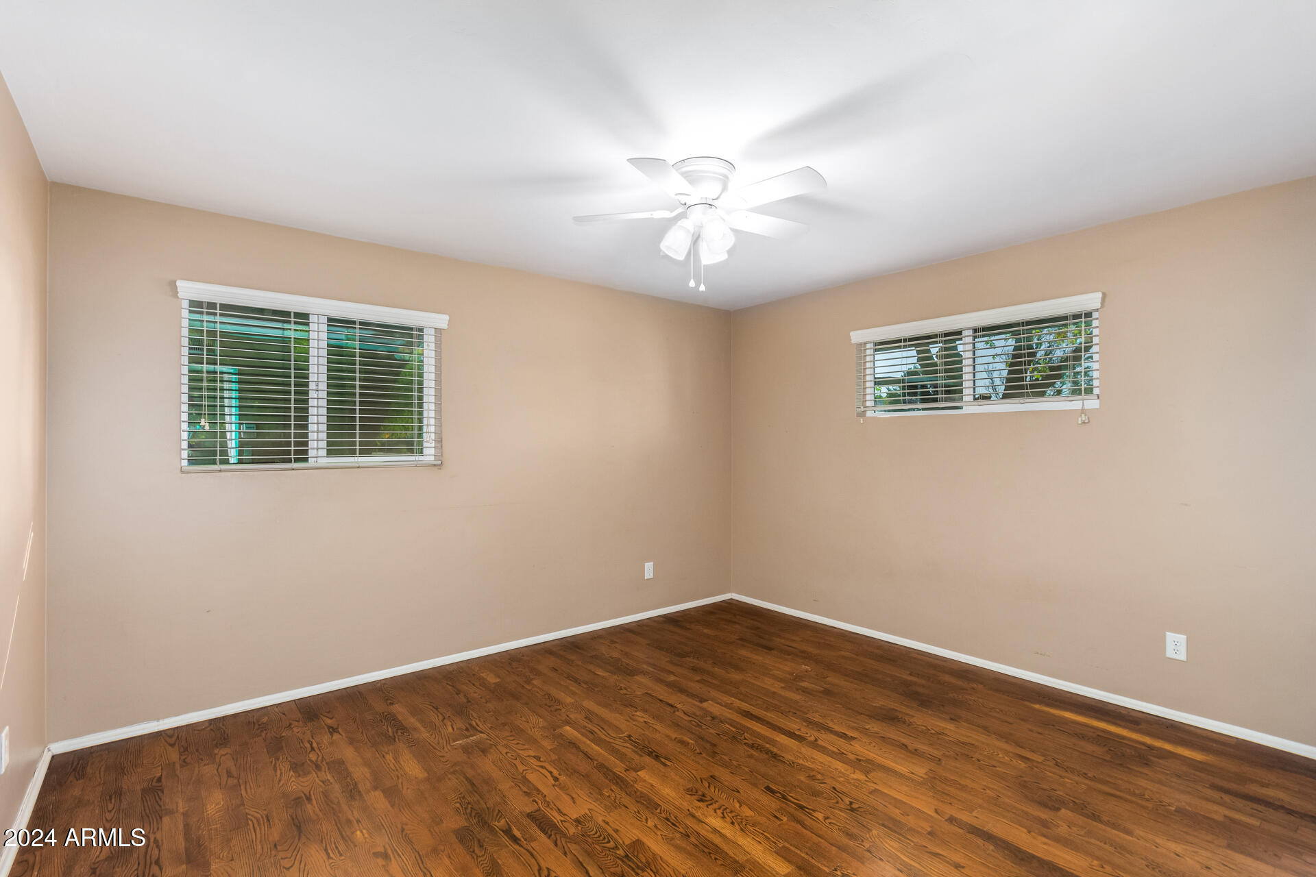 322 E LA DIOSA Drive