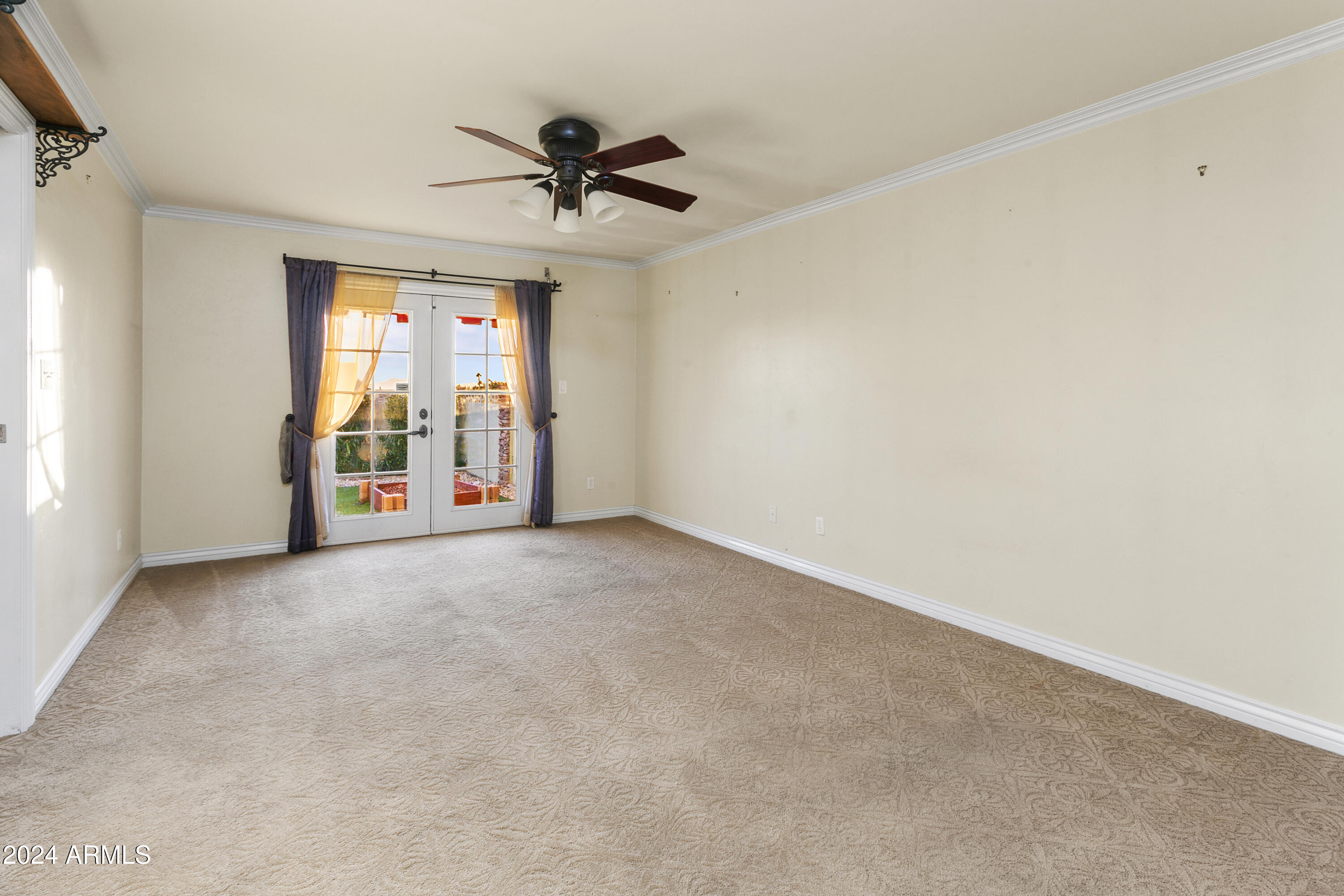 2321 E LINCOLN Way