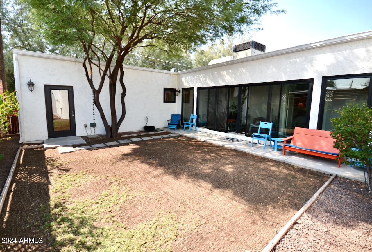 3738 N 12TH Street