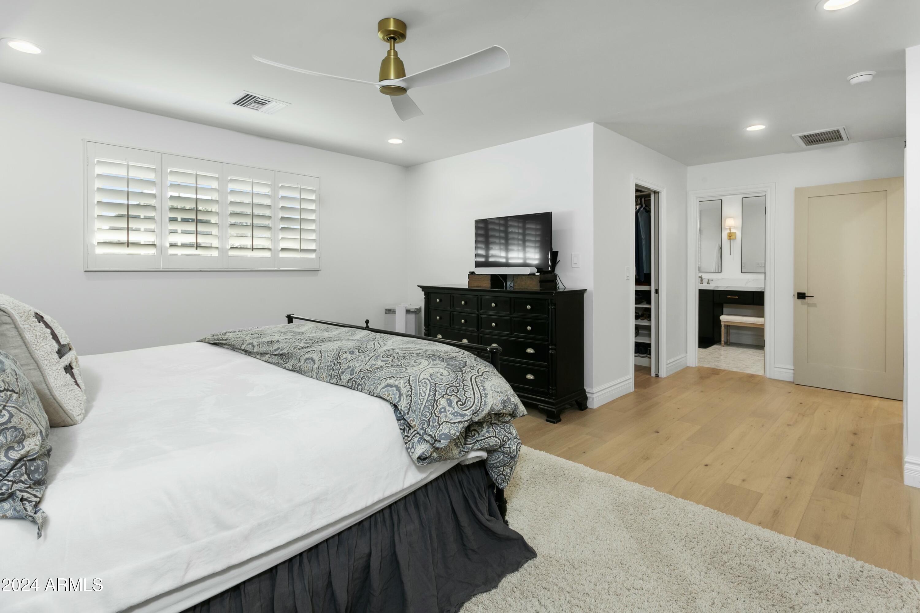 2246 E BETHANY HOME Road