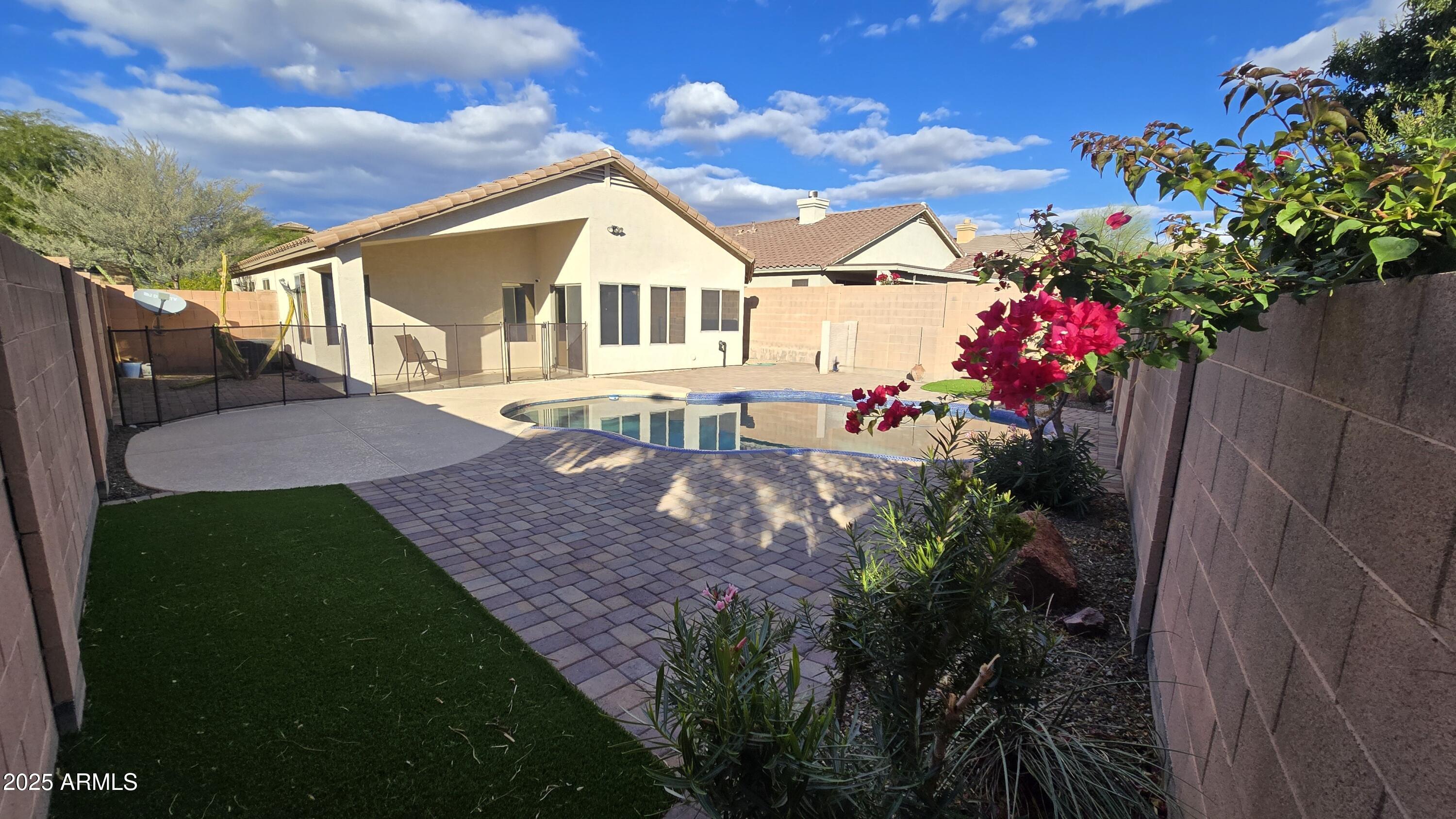 7543 E CHRISTMAS CHOLLA Drive