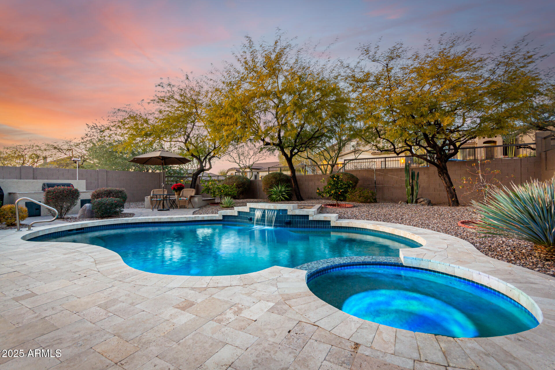 7942 E SUGARLOAF Circle