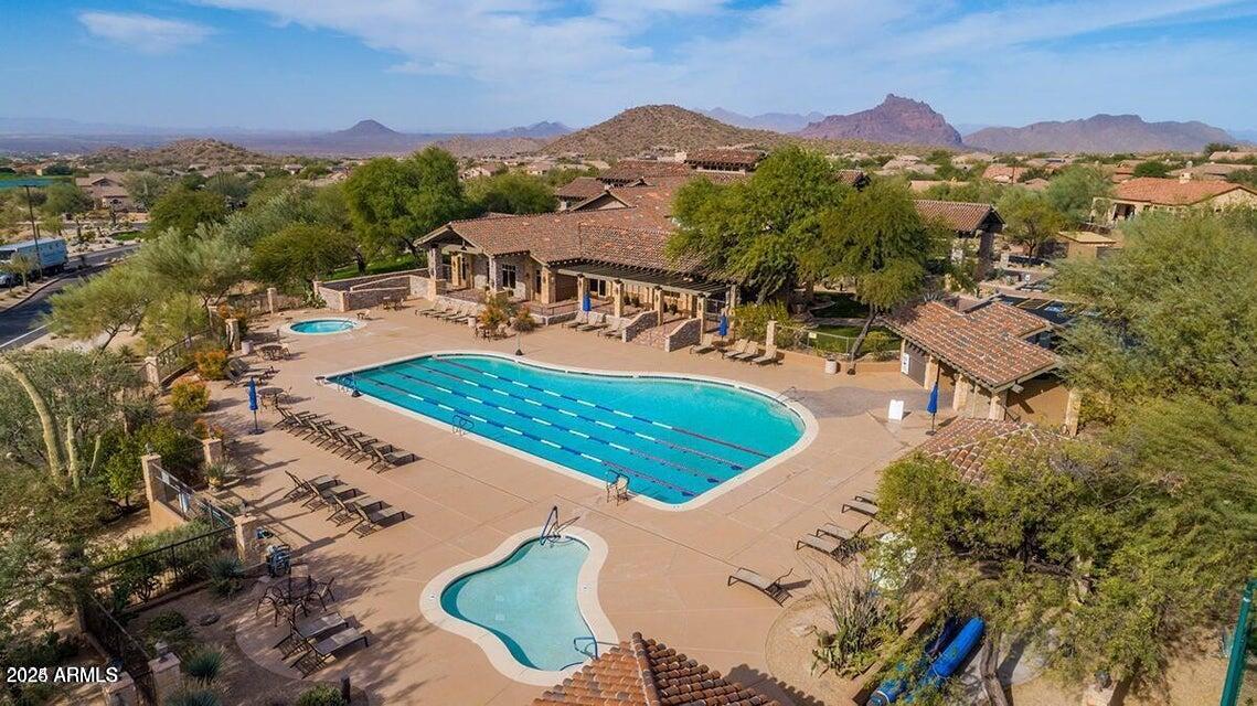 7942 E SUGARLOAF Circle