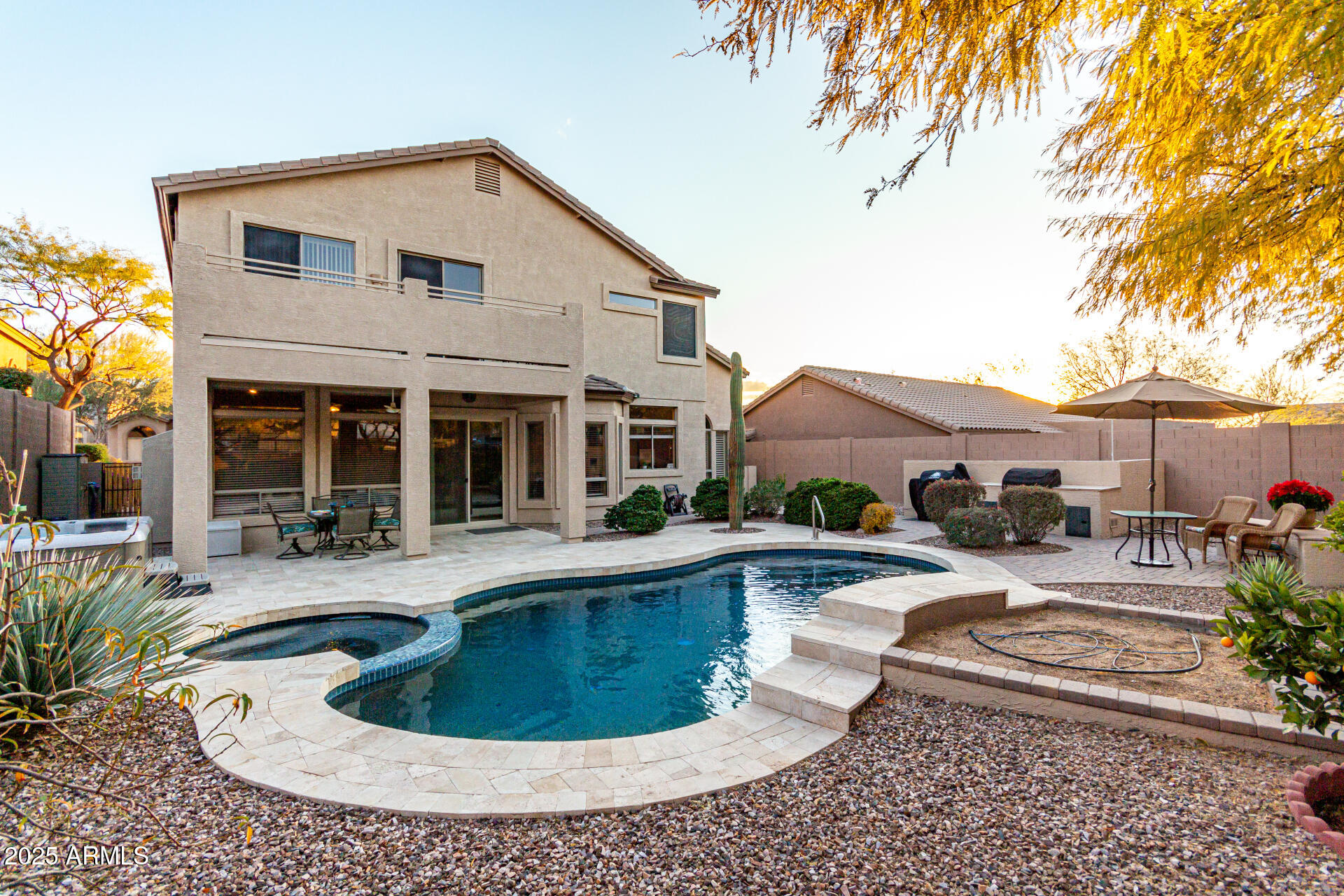 7942 E SUGARLOAF Circle