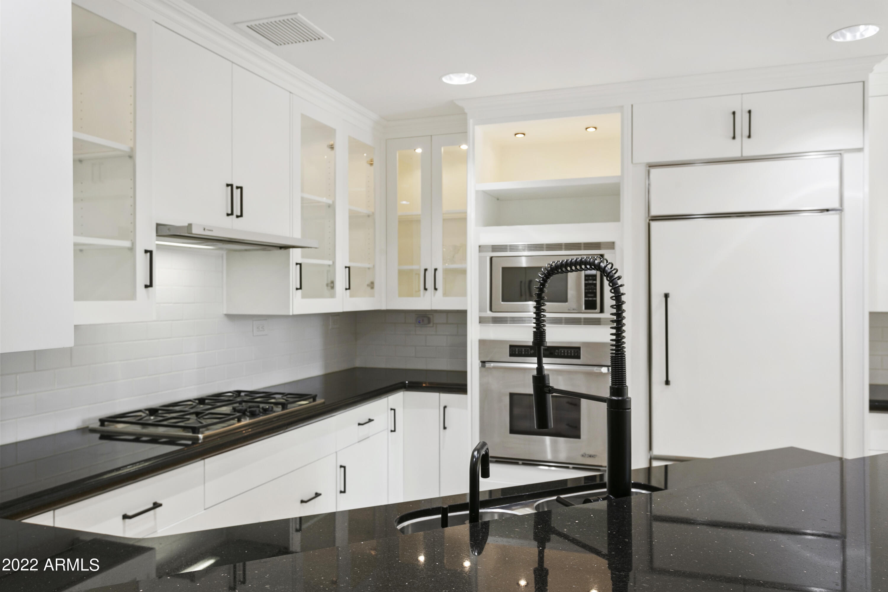 2211 E CAMELBACK Road, 105