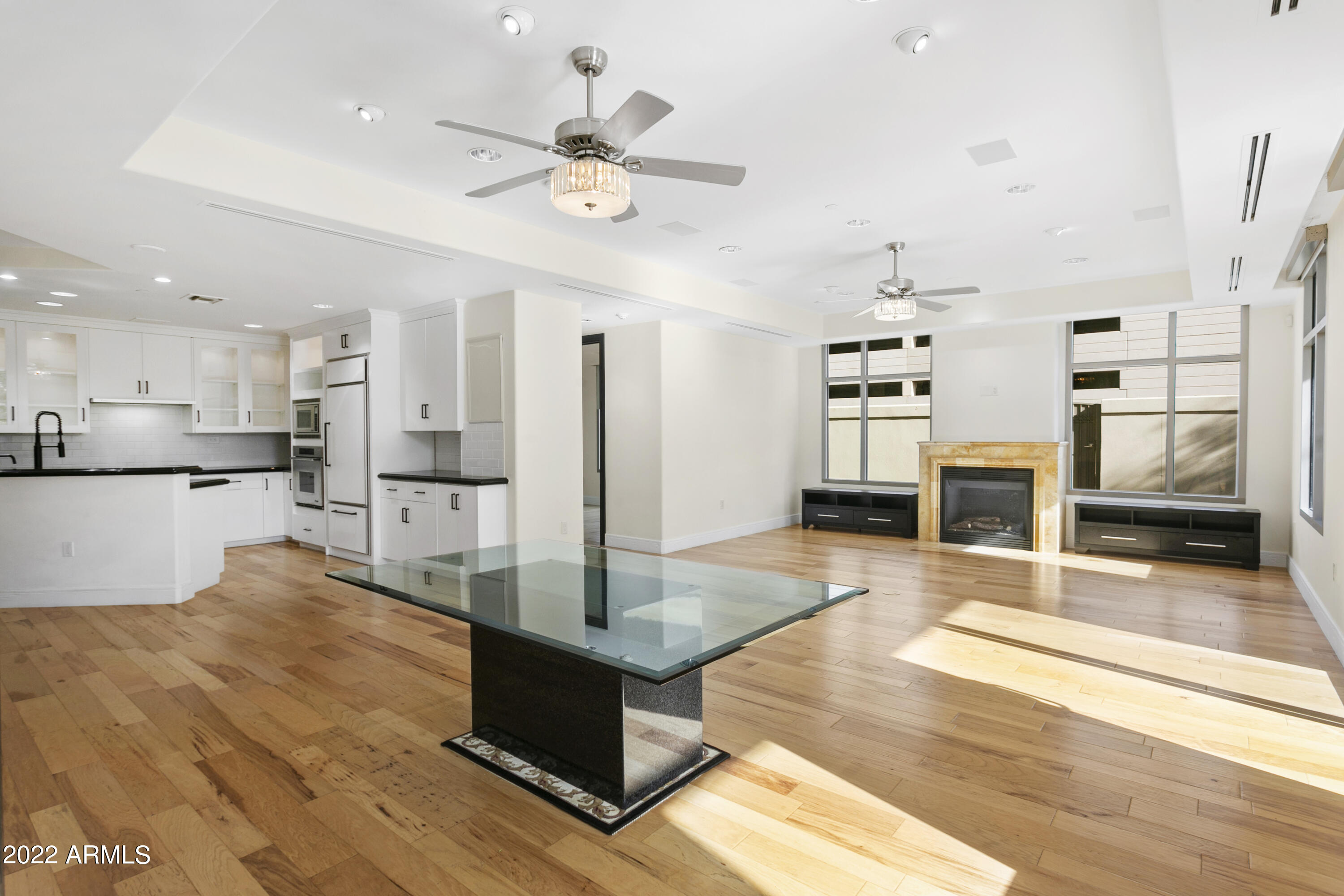 2211 E CAMELBACK Road, 105