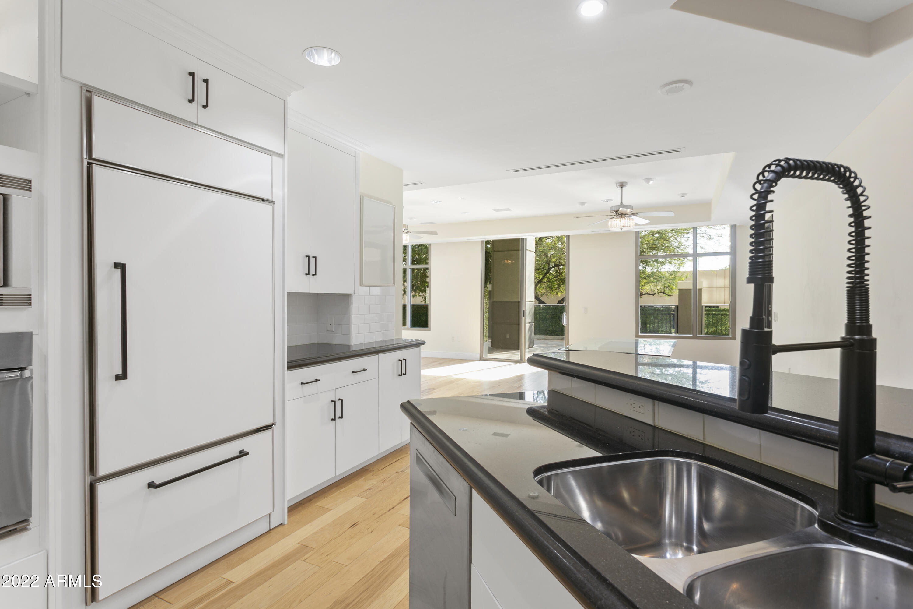 2211 E CAMELBACK Road, 105