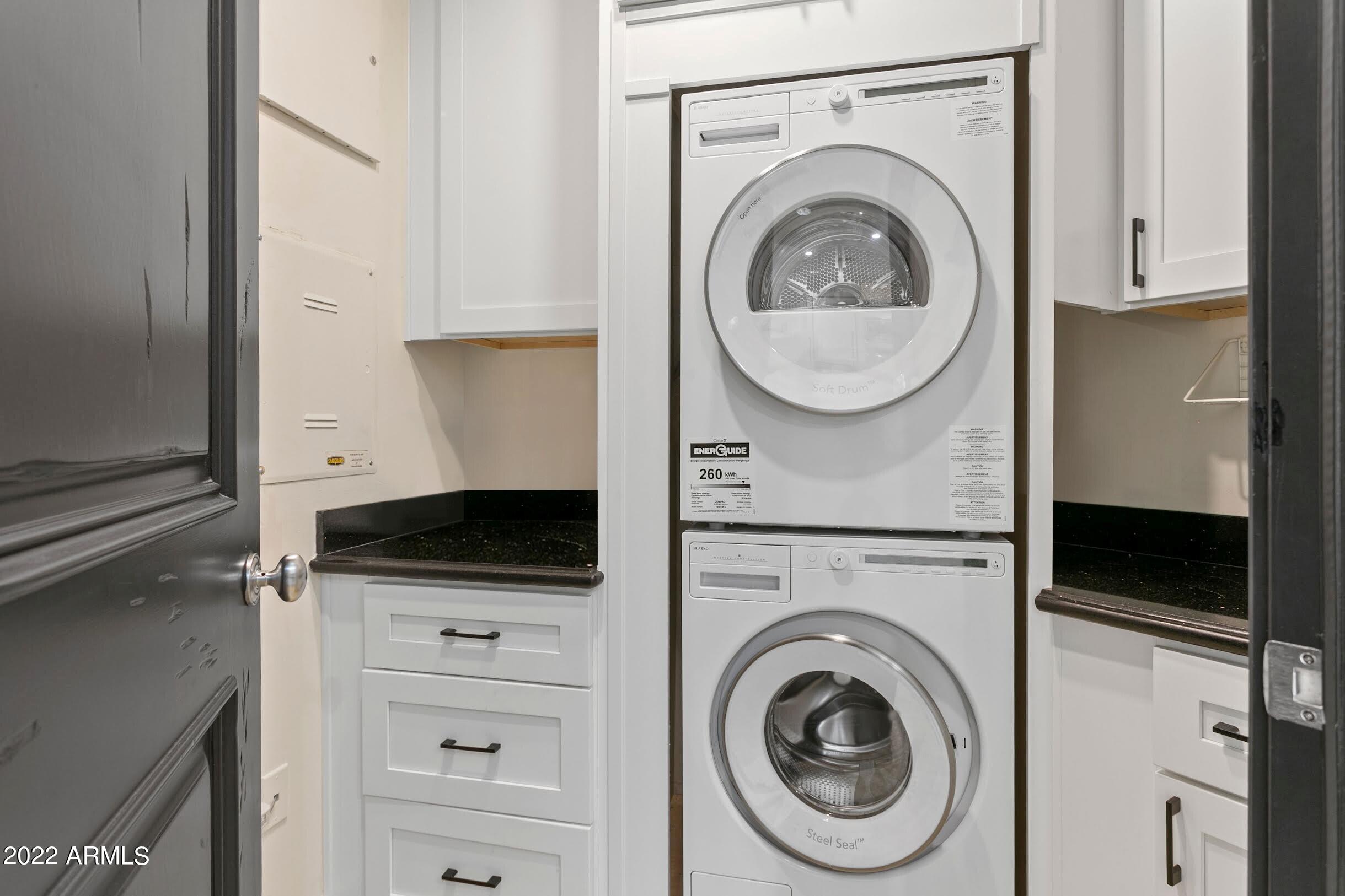 2211 E CAMELBACK Road, 105