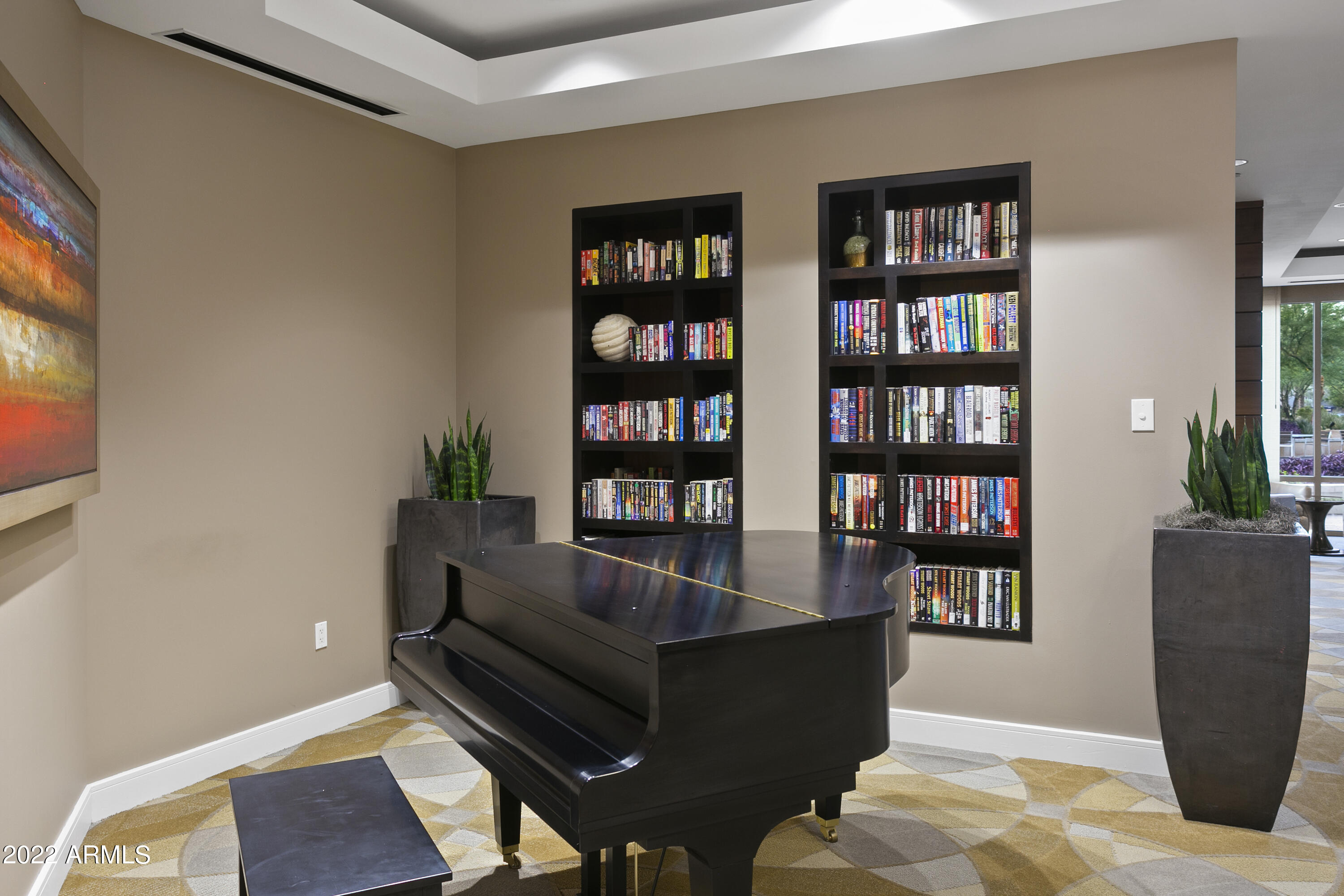 2211 E CAMELBACK Road, 105