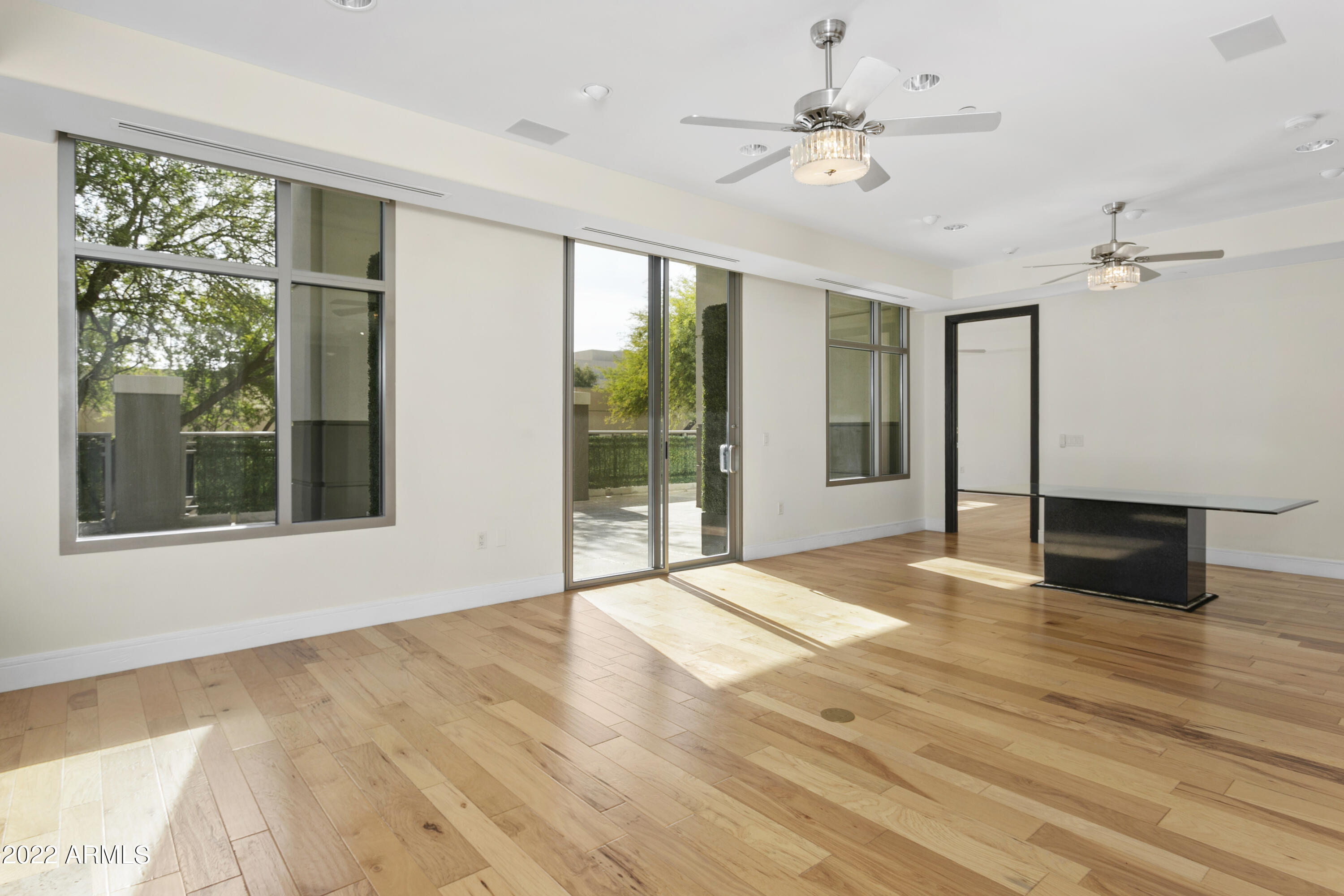 2211 E CAMELBACK Road, 105