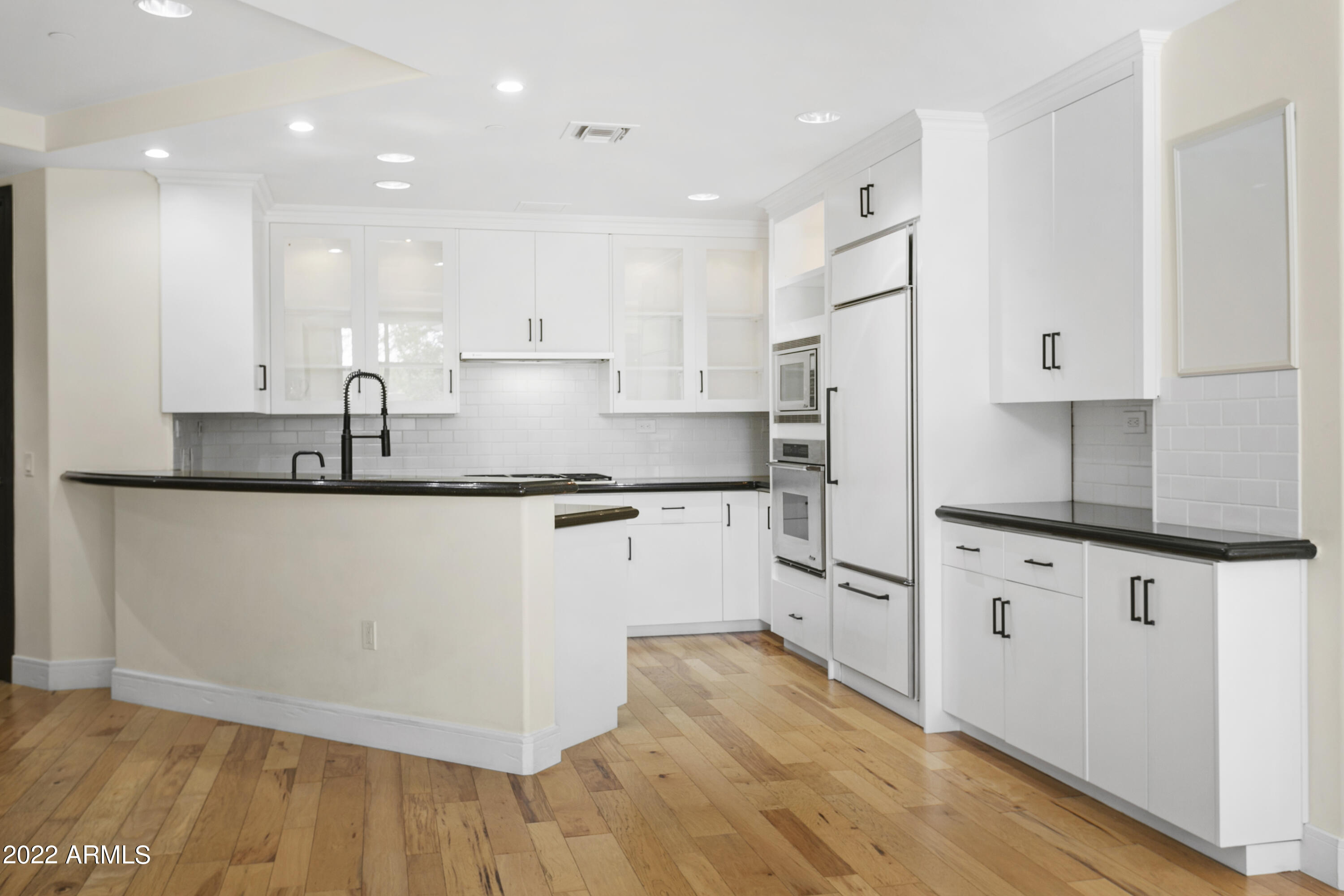 2211 E CAMELBACK Road, 105