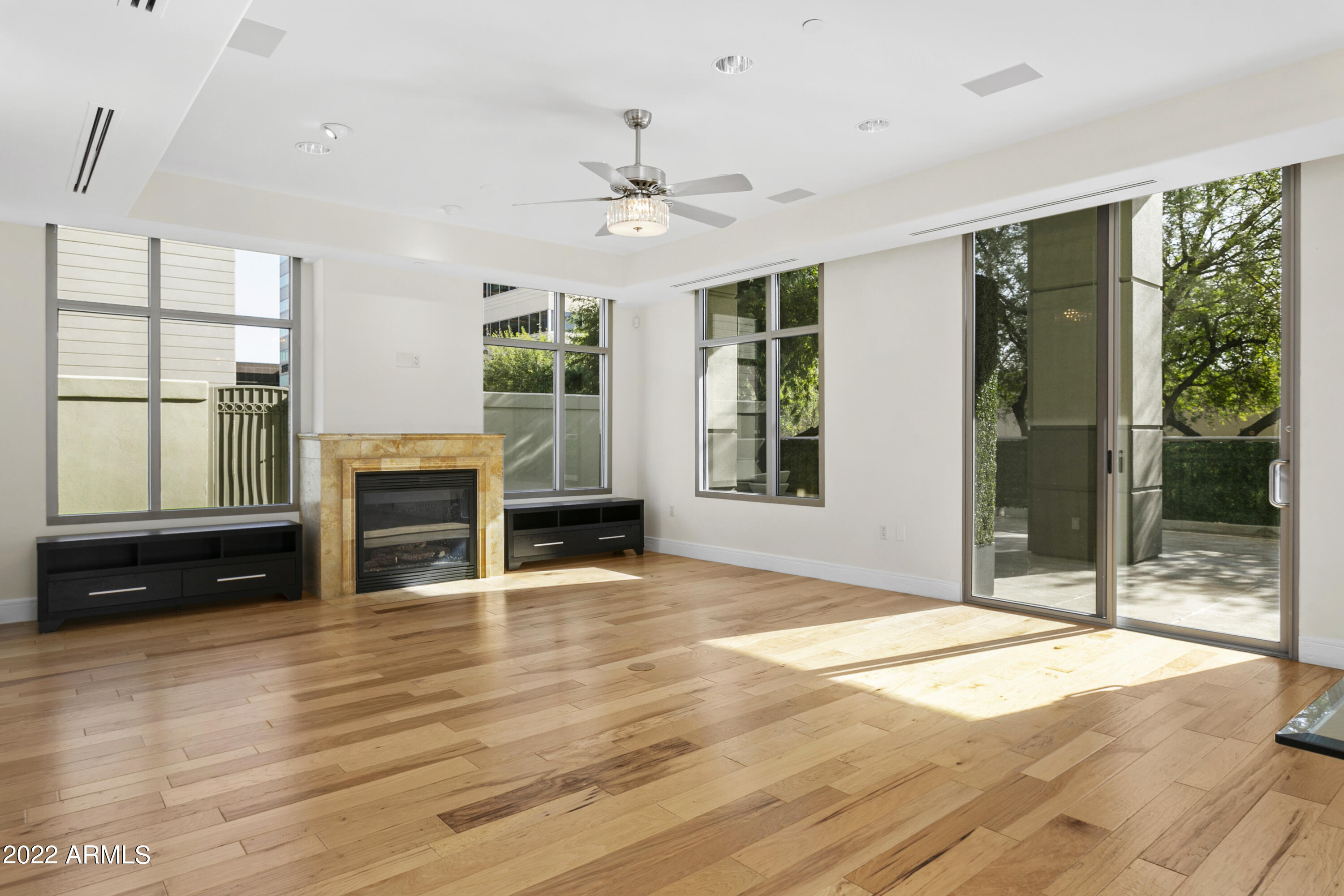 2211 E CAMELBACK Road, 105