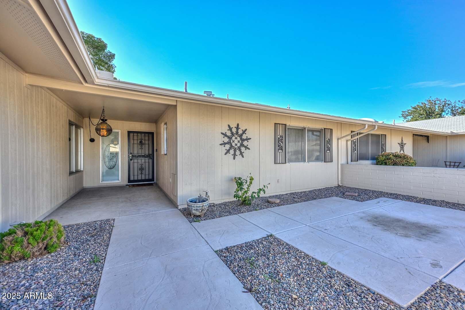 18034 N HIGHWOOD Court