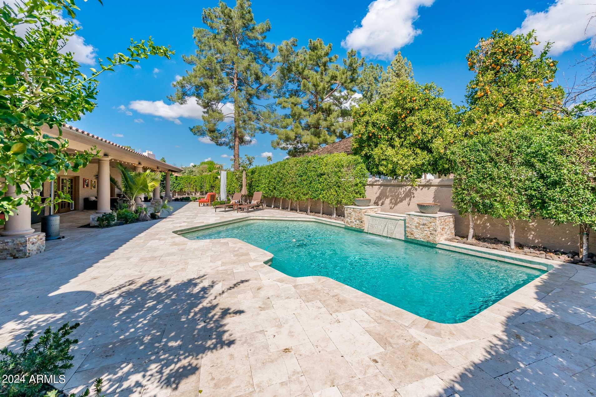 1516 W PORT AU PRINCE Lane