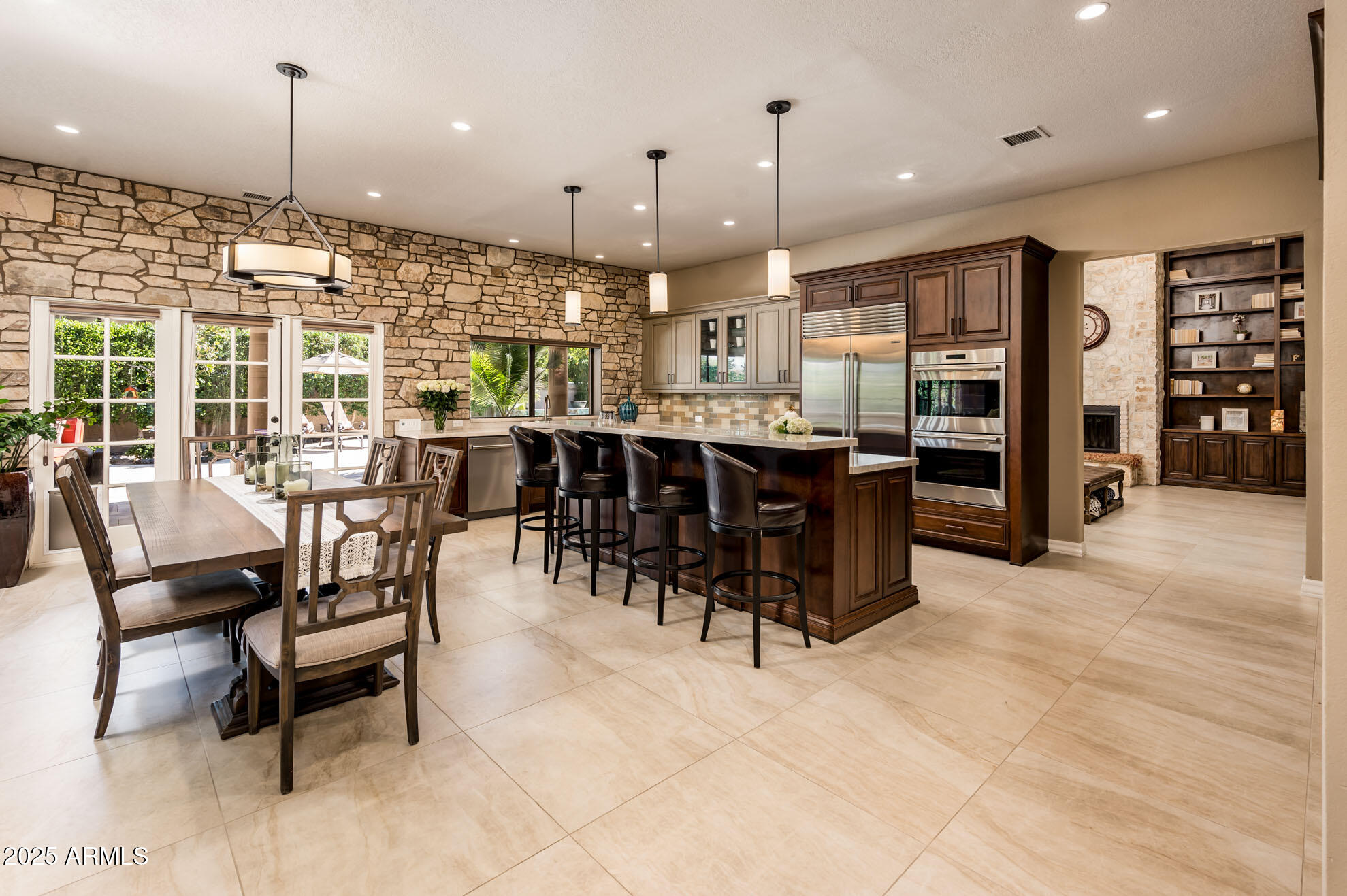 1516 W PORT AU PRINCE Lane