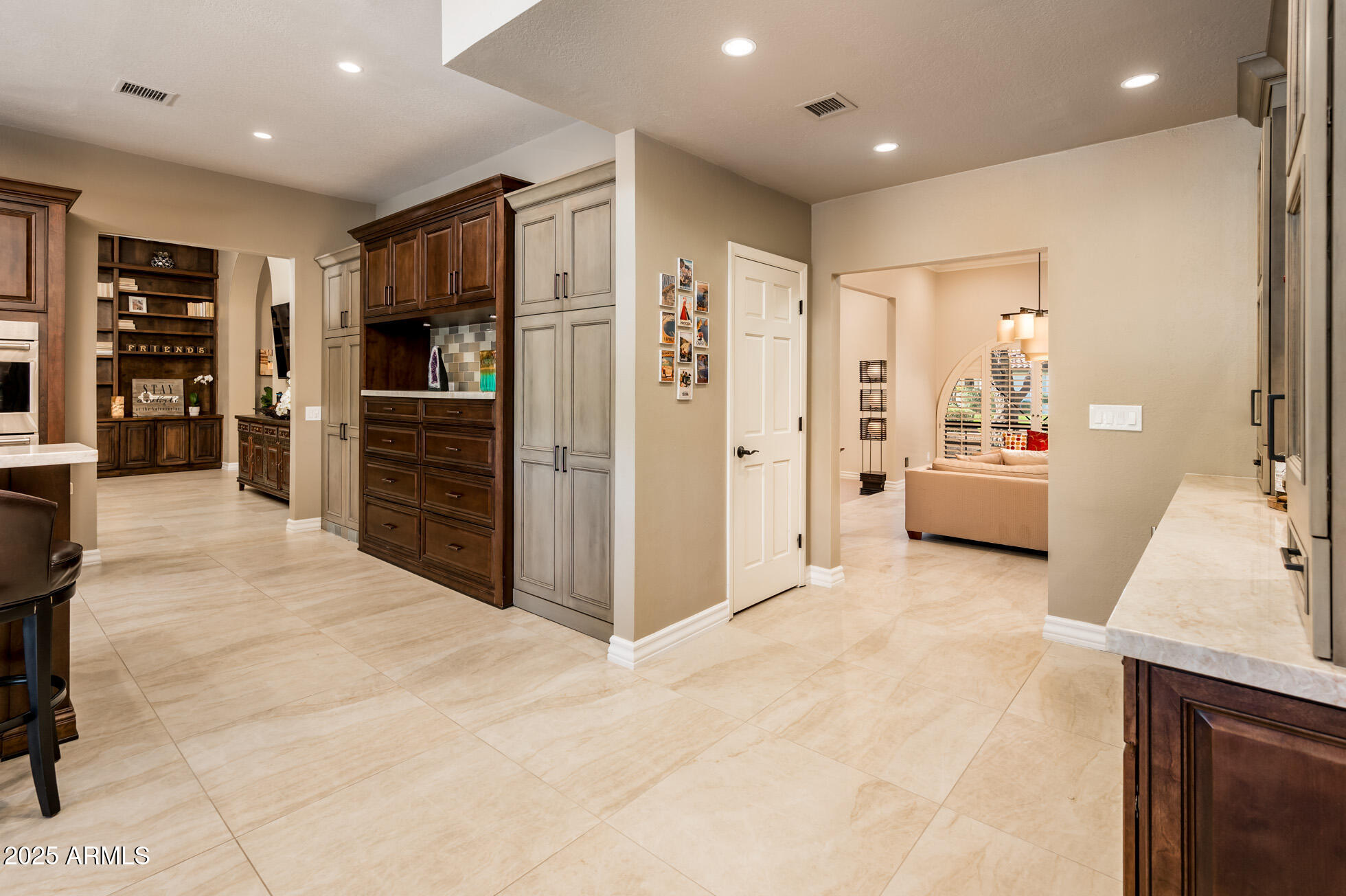 1516 W PORT AU PRINCE Lane