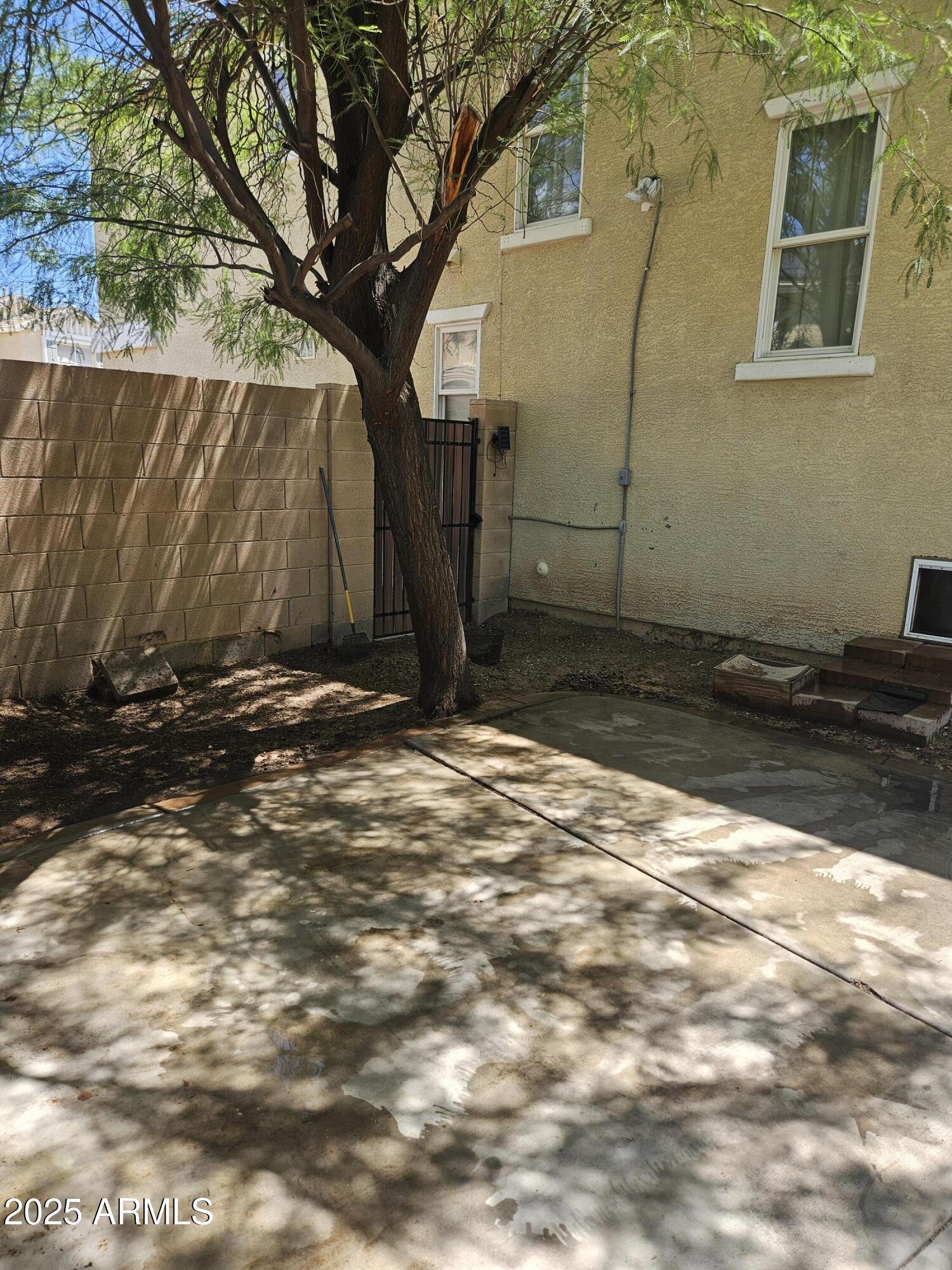 18293 W ELM Street