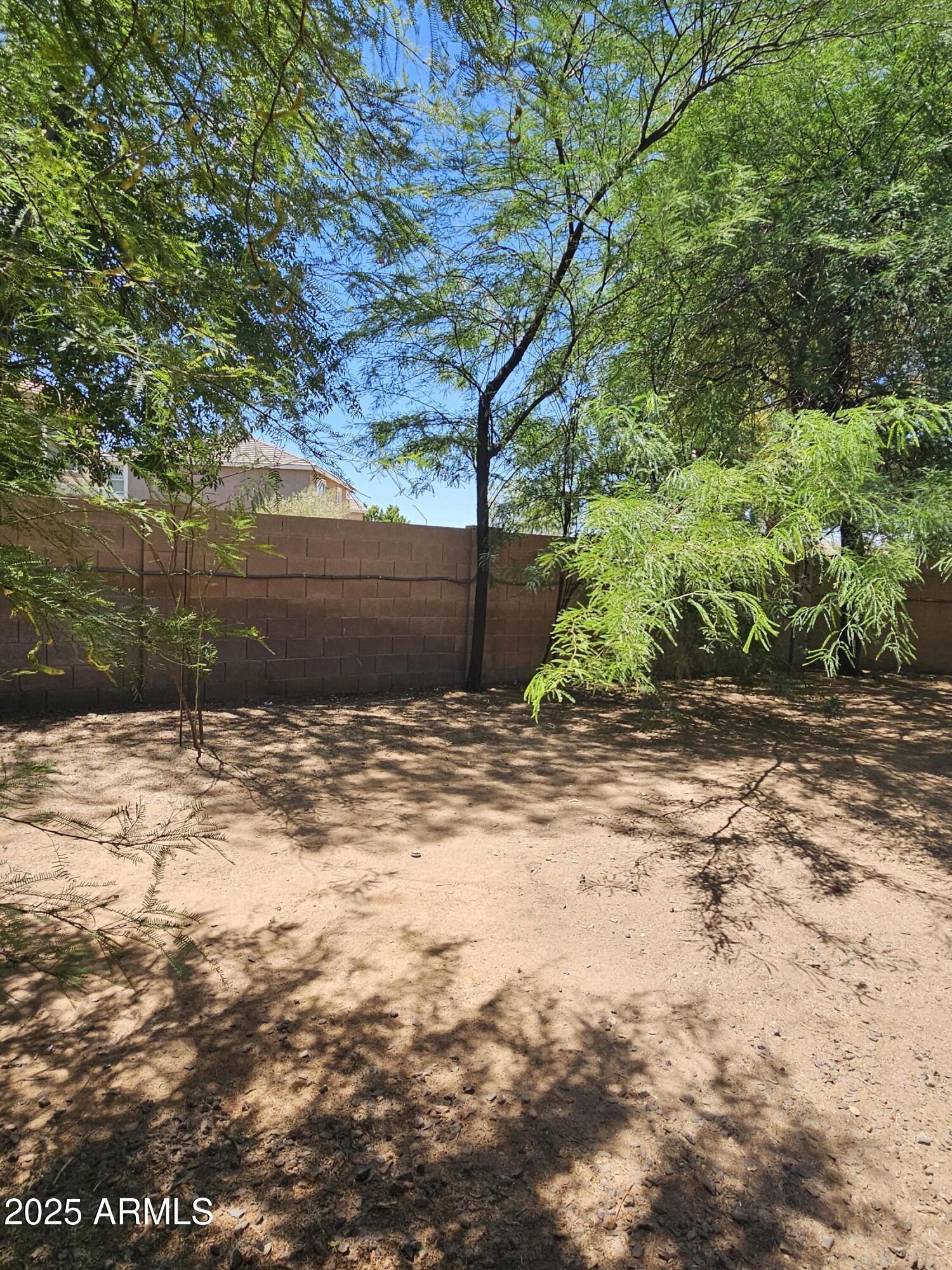 18293 W ELM Street