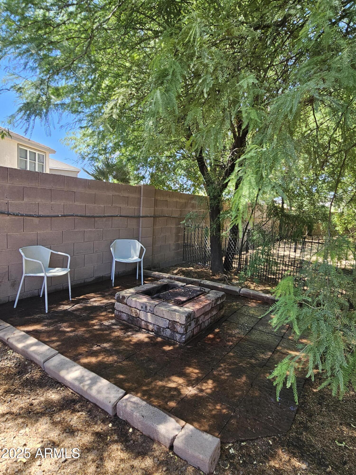 18293 W ELM Street