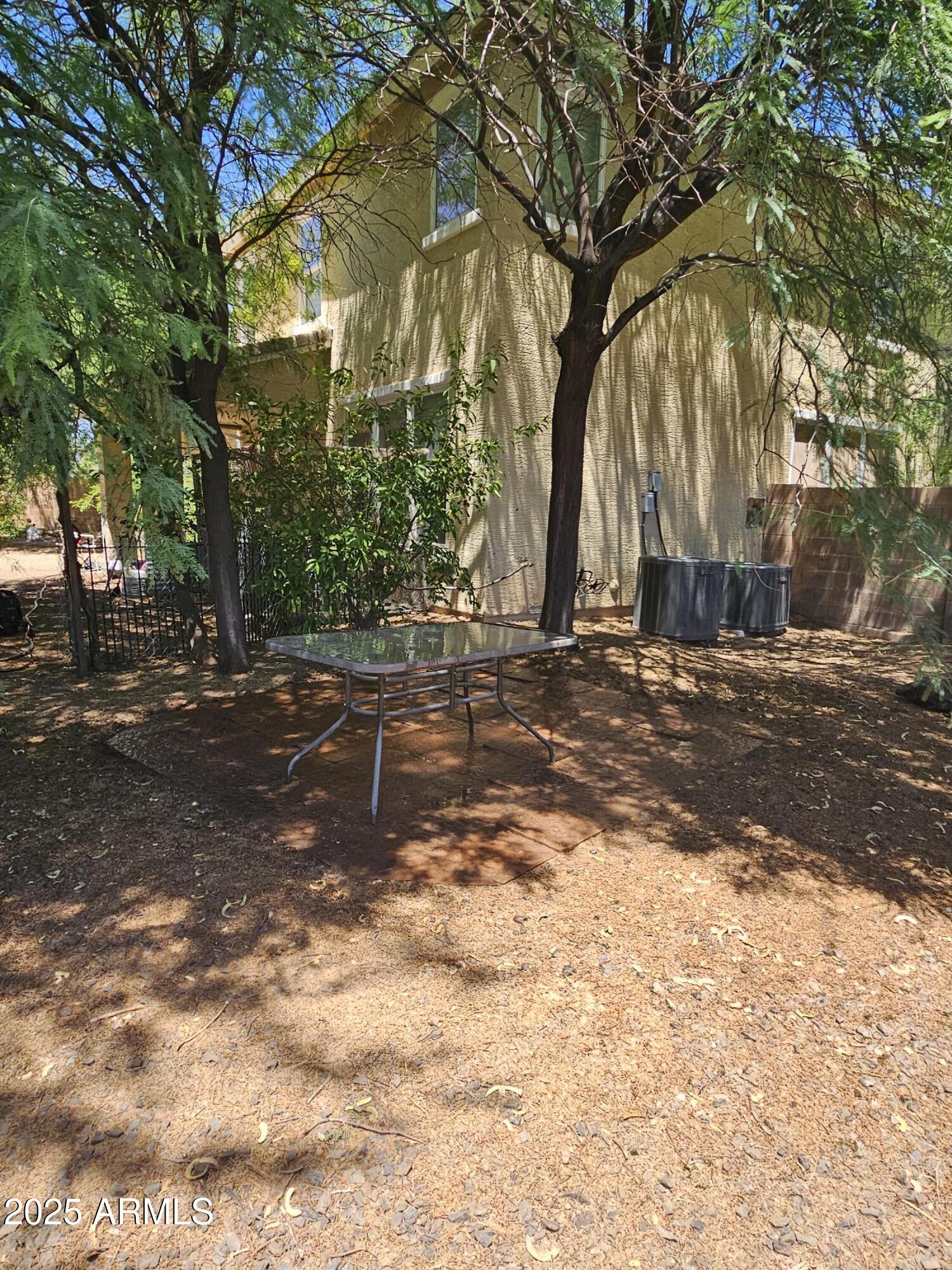 18293 W ELM Street