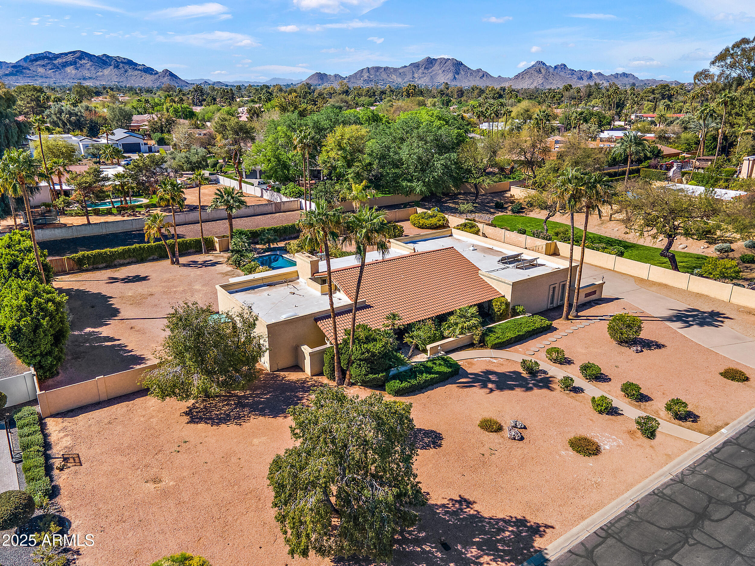 6137 E PARADISE Drive