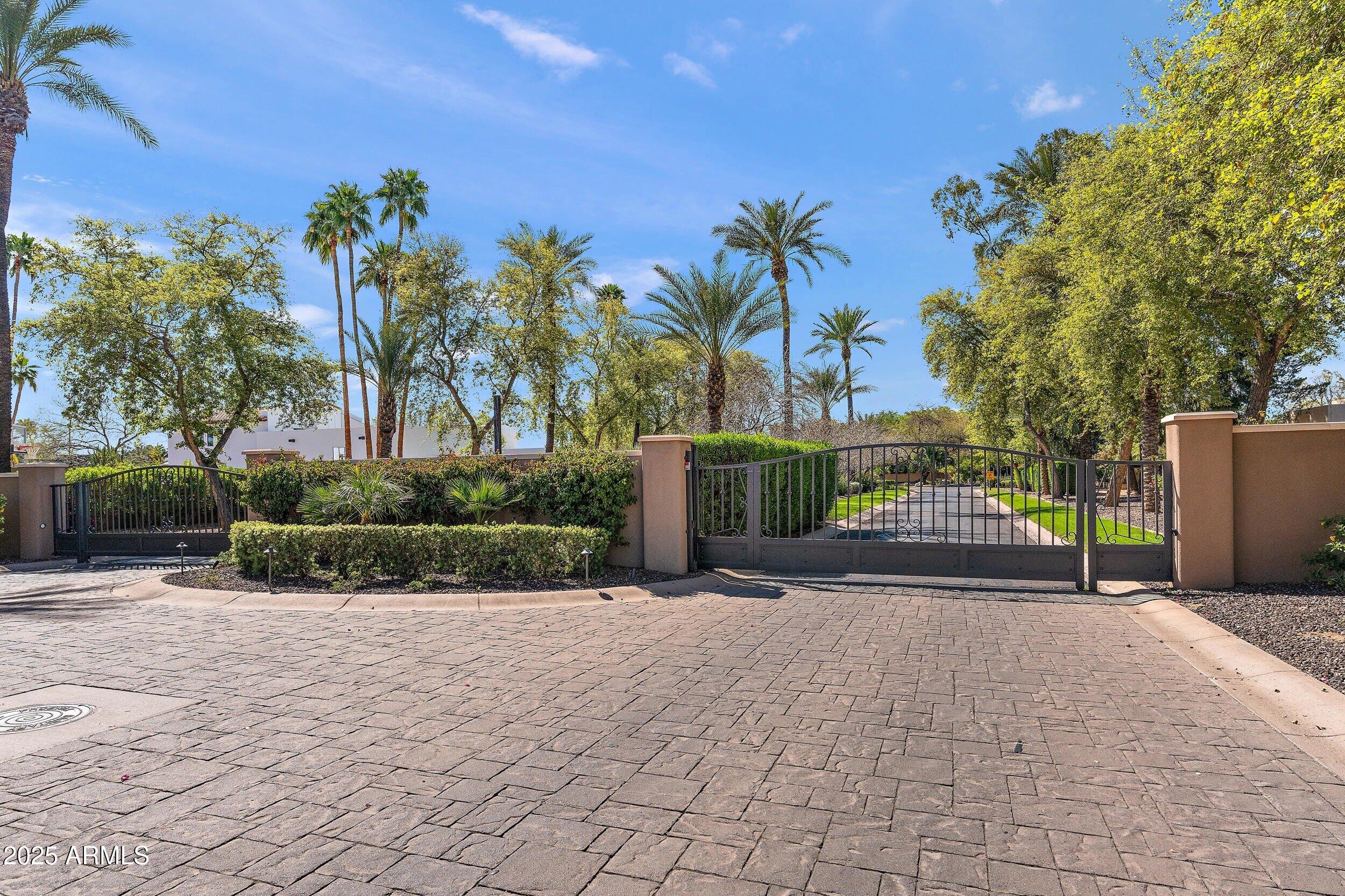 6137 E PARADISE Drive
