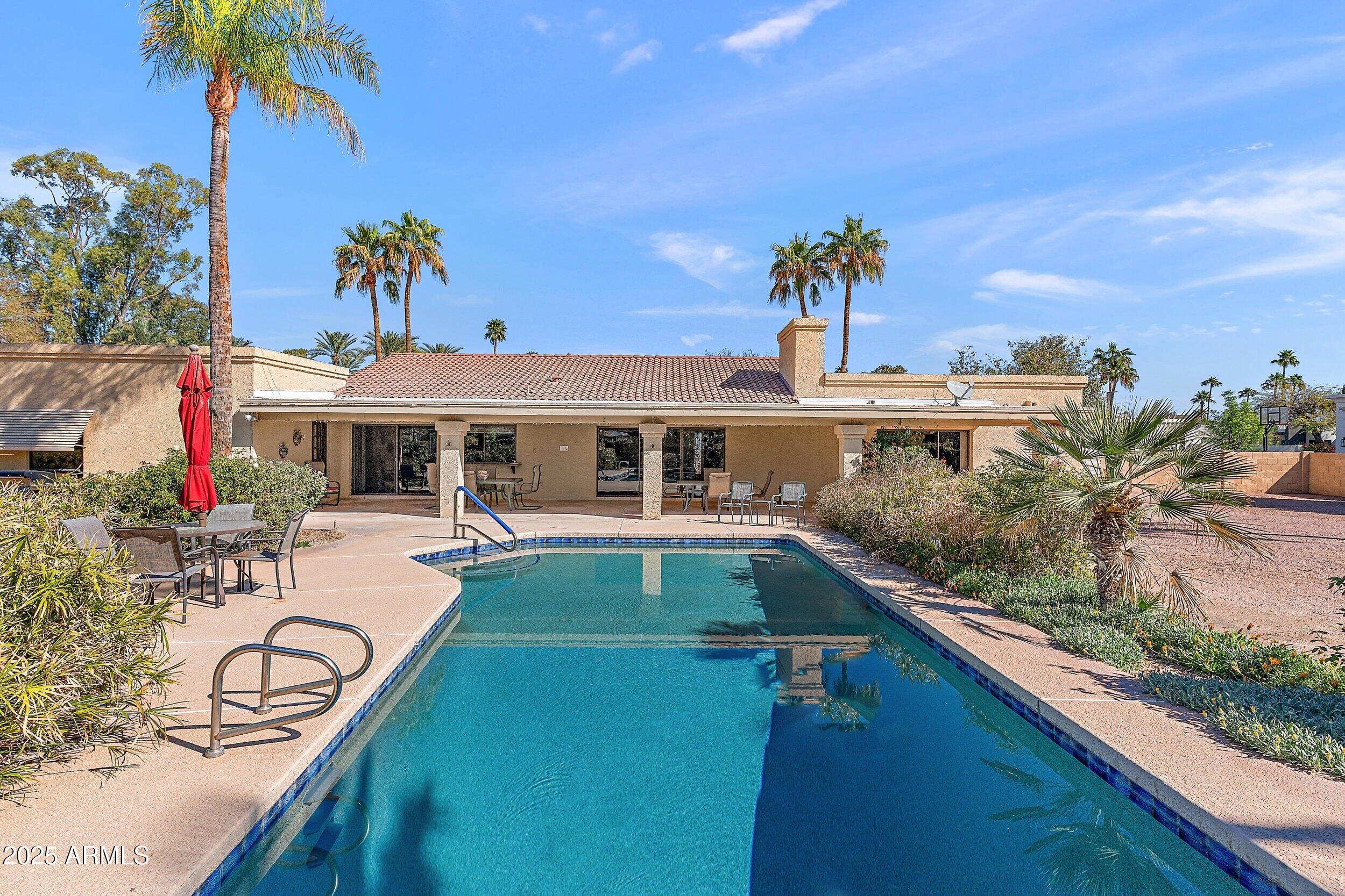 6137 E PARADISE Drive