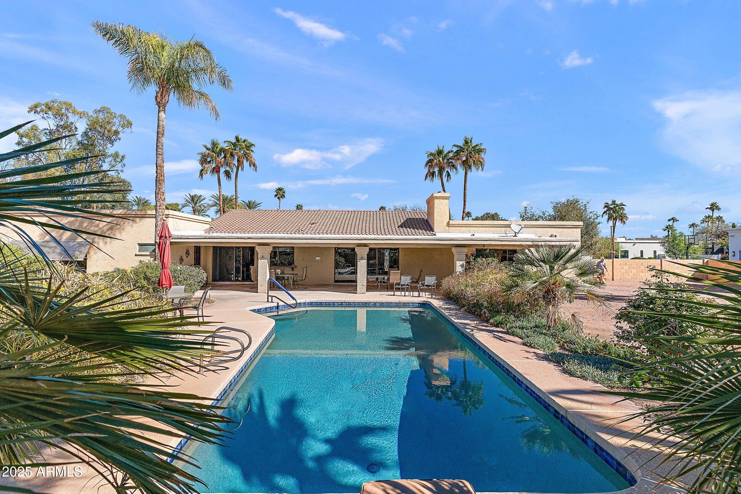 6137 E PARADISE Drive