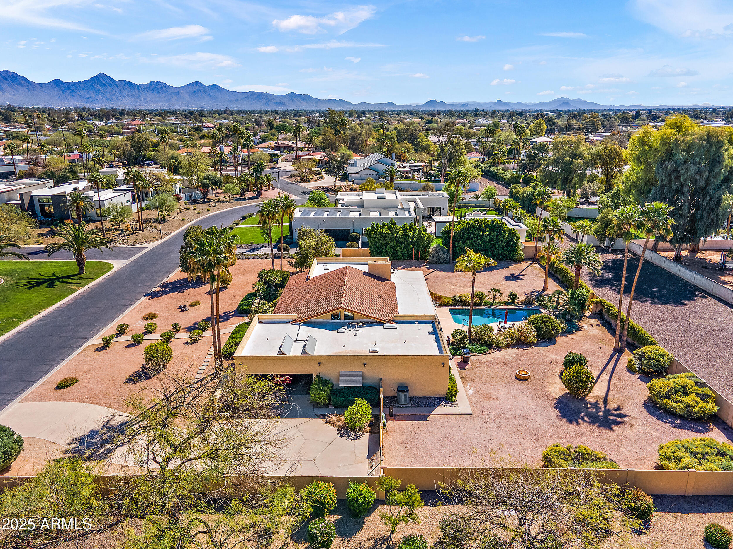 6137 E PARADISE Drive