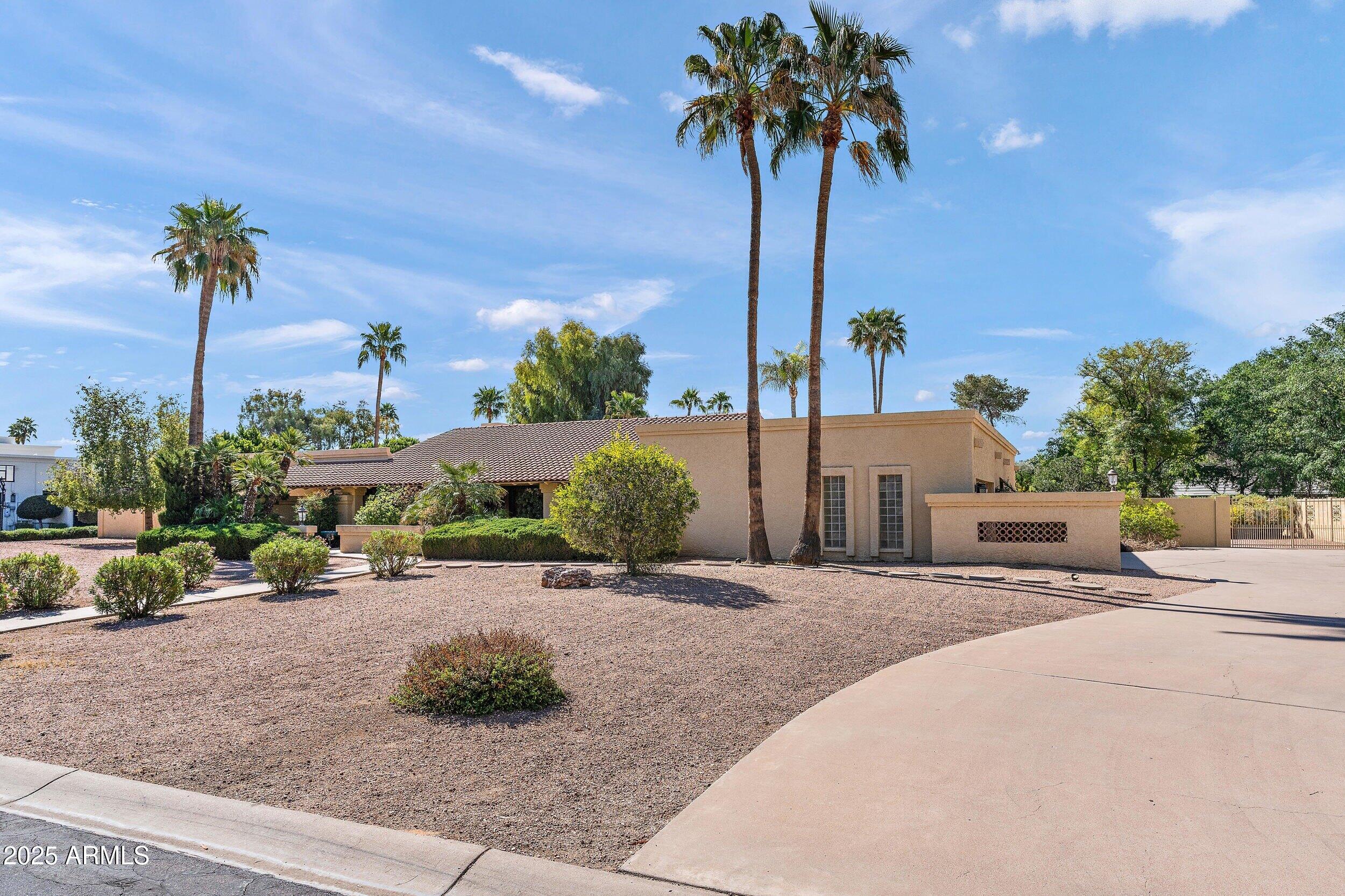 6137 E PARADISE Drive