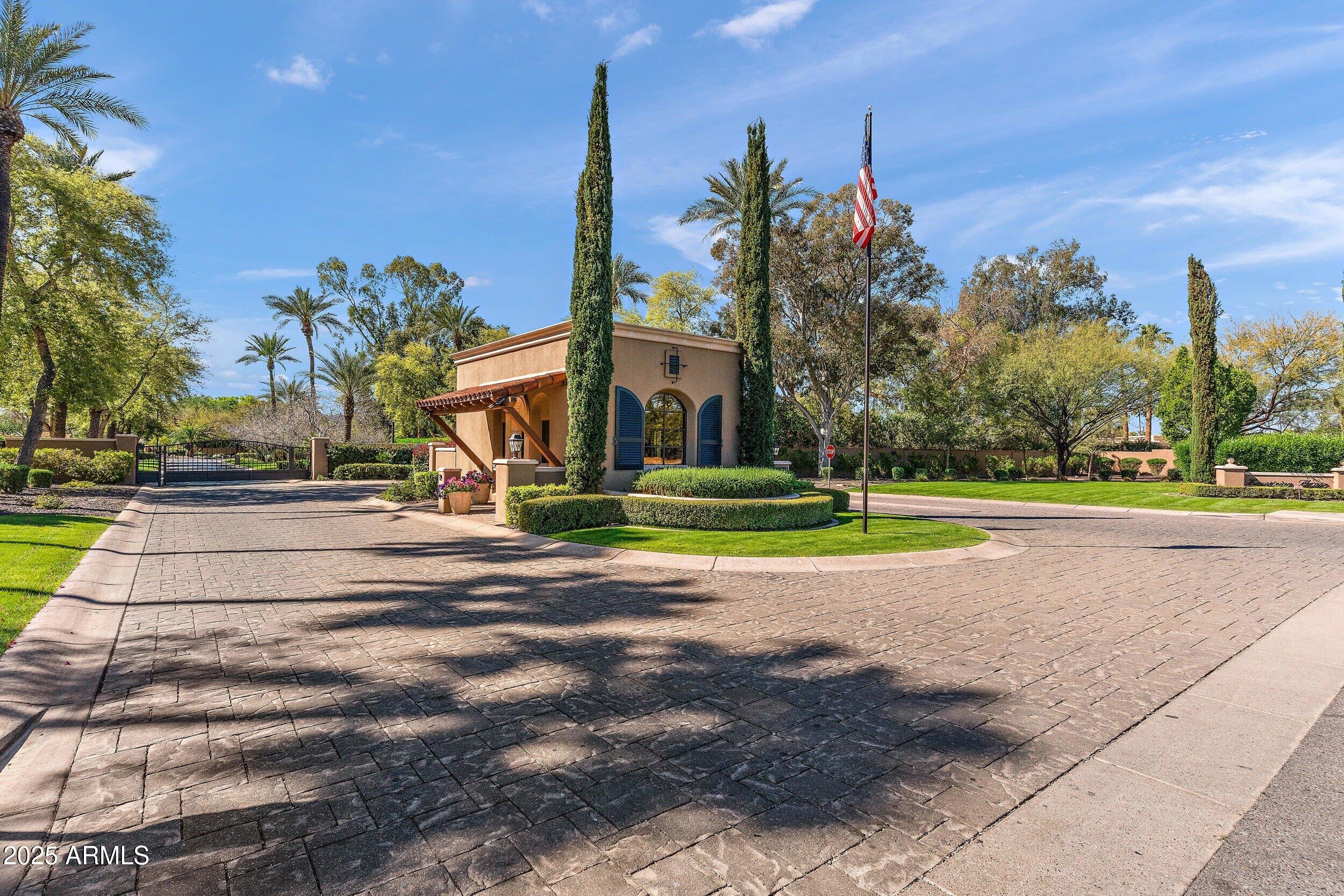 6137 E PARADISE Drive
