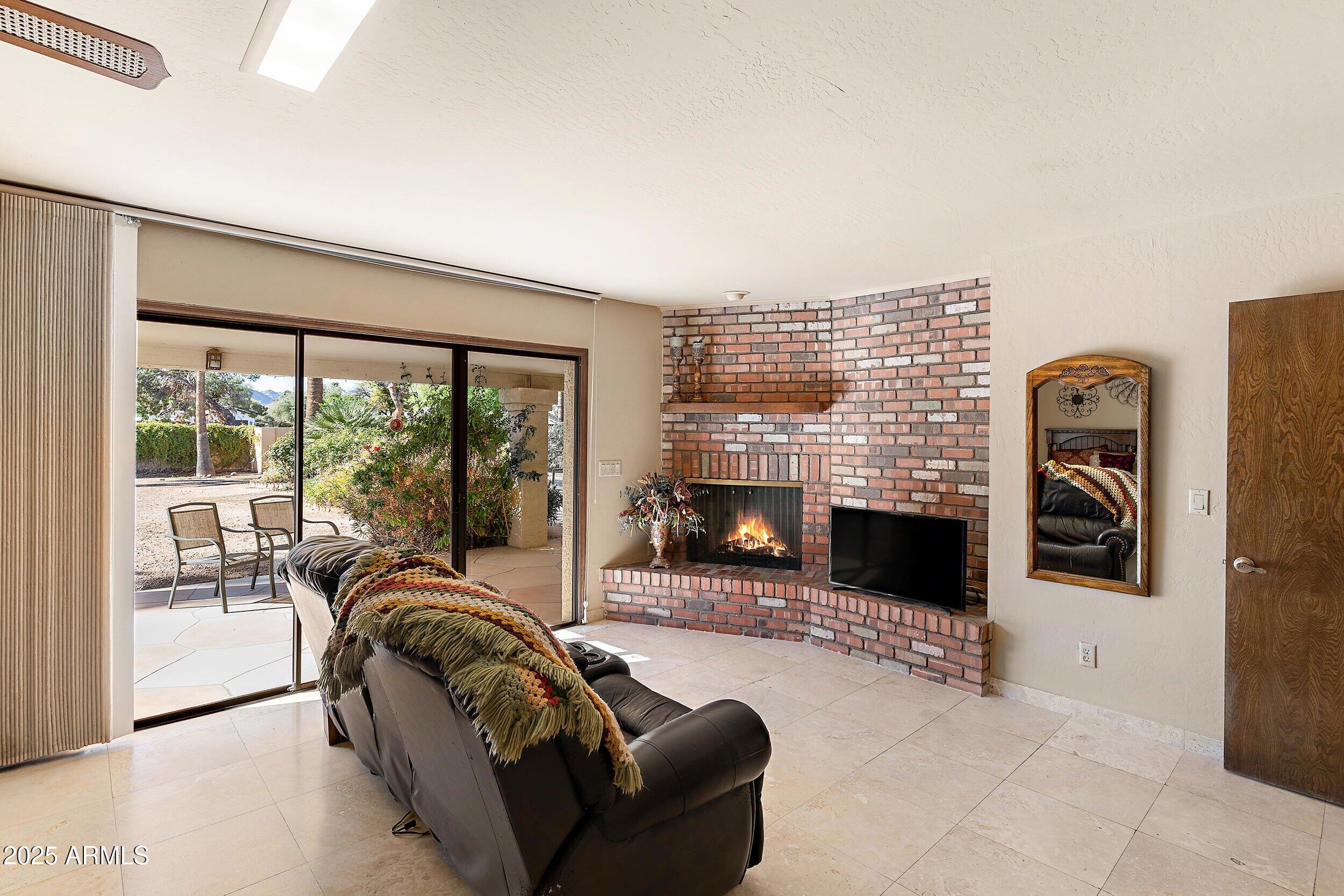 6137 E PARADISE Drive