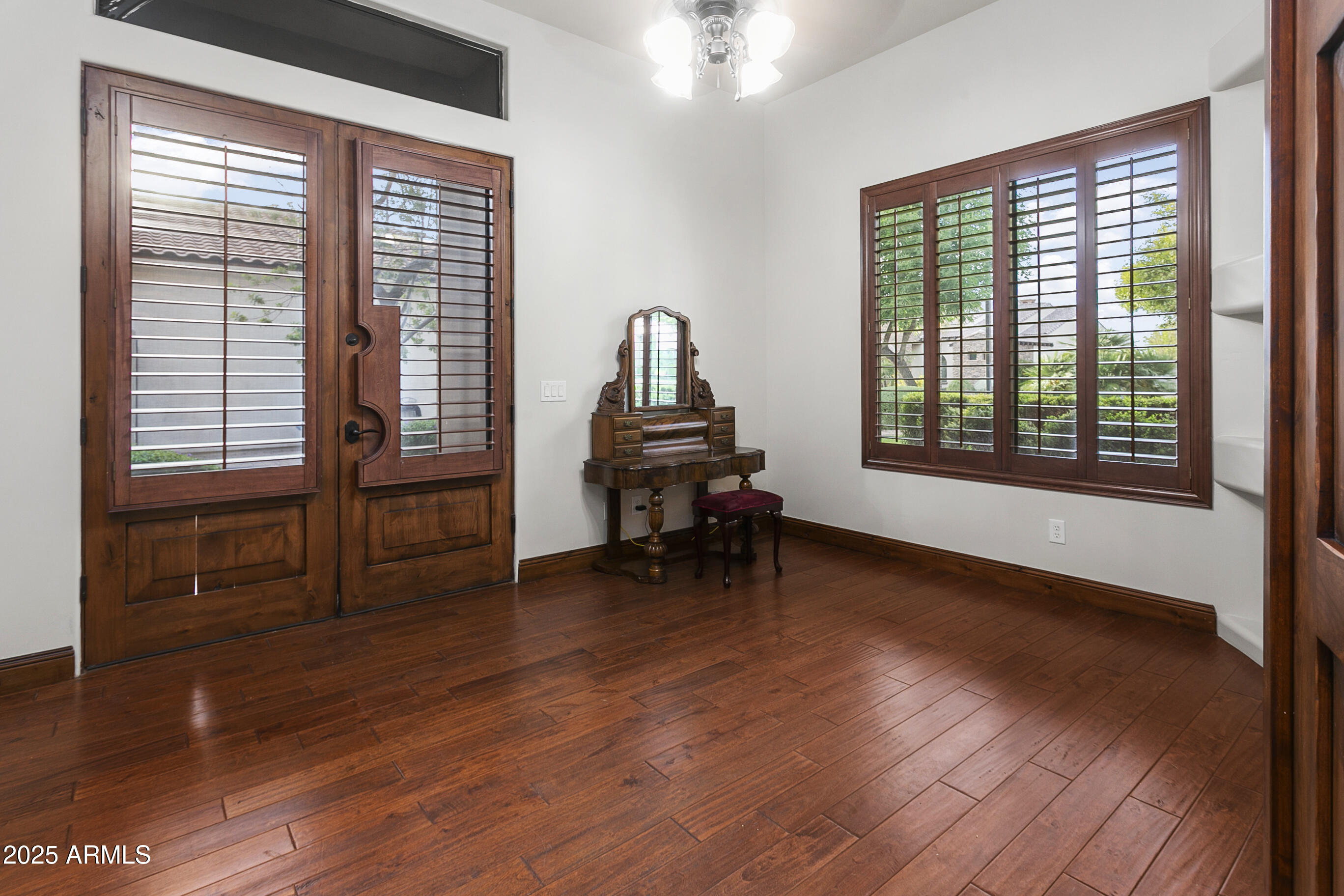 4401 E TAURUS Place