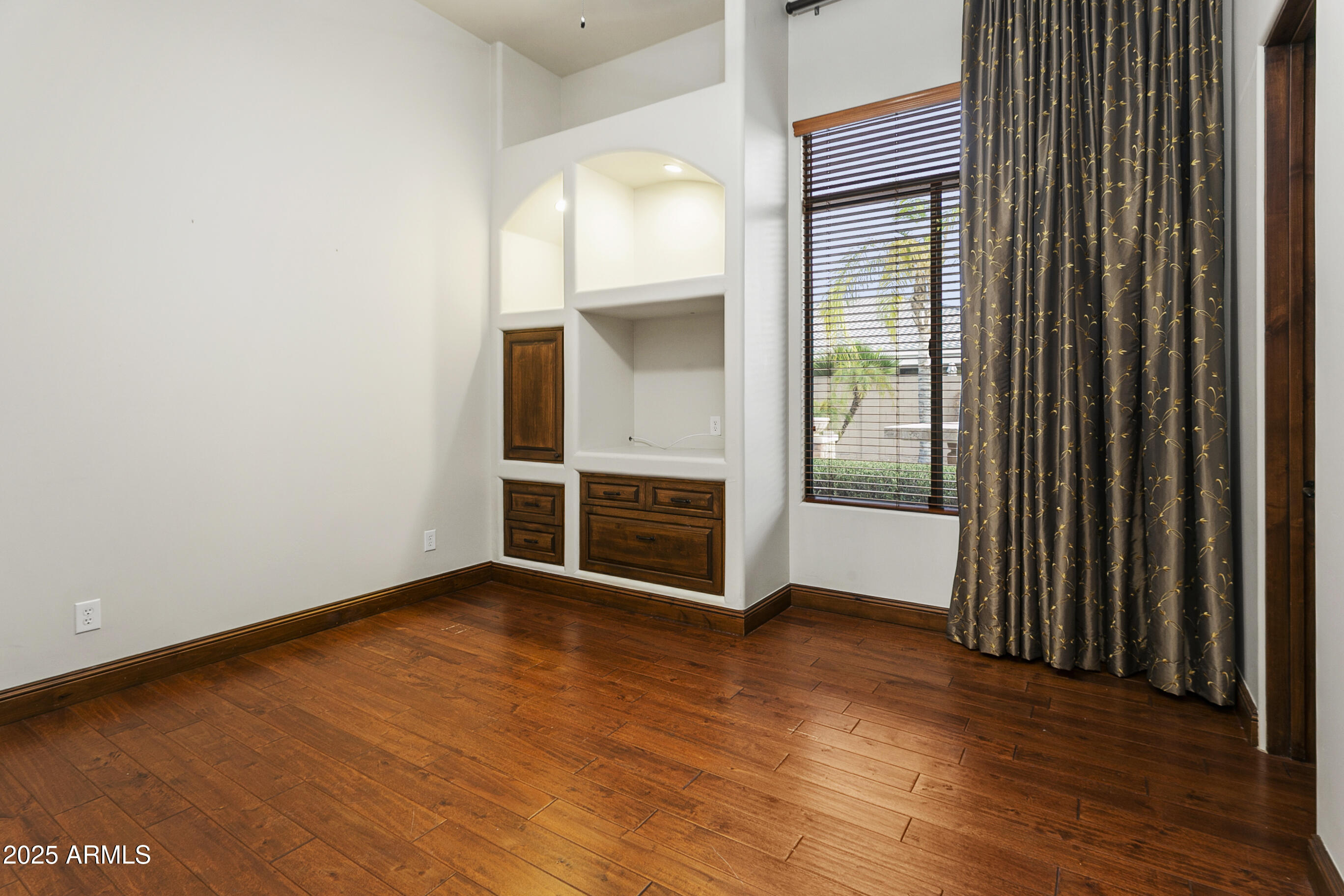4401 E TAURUS Place