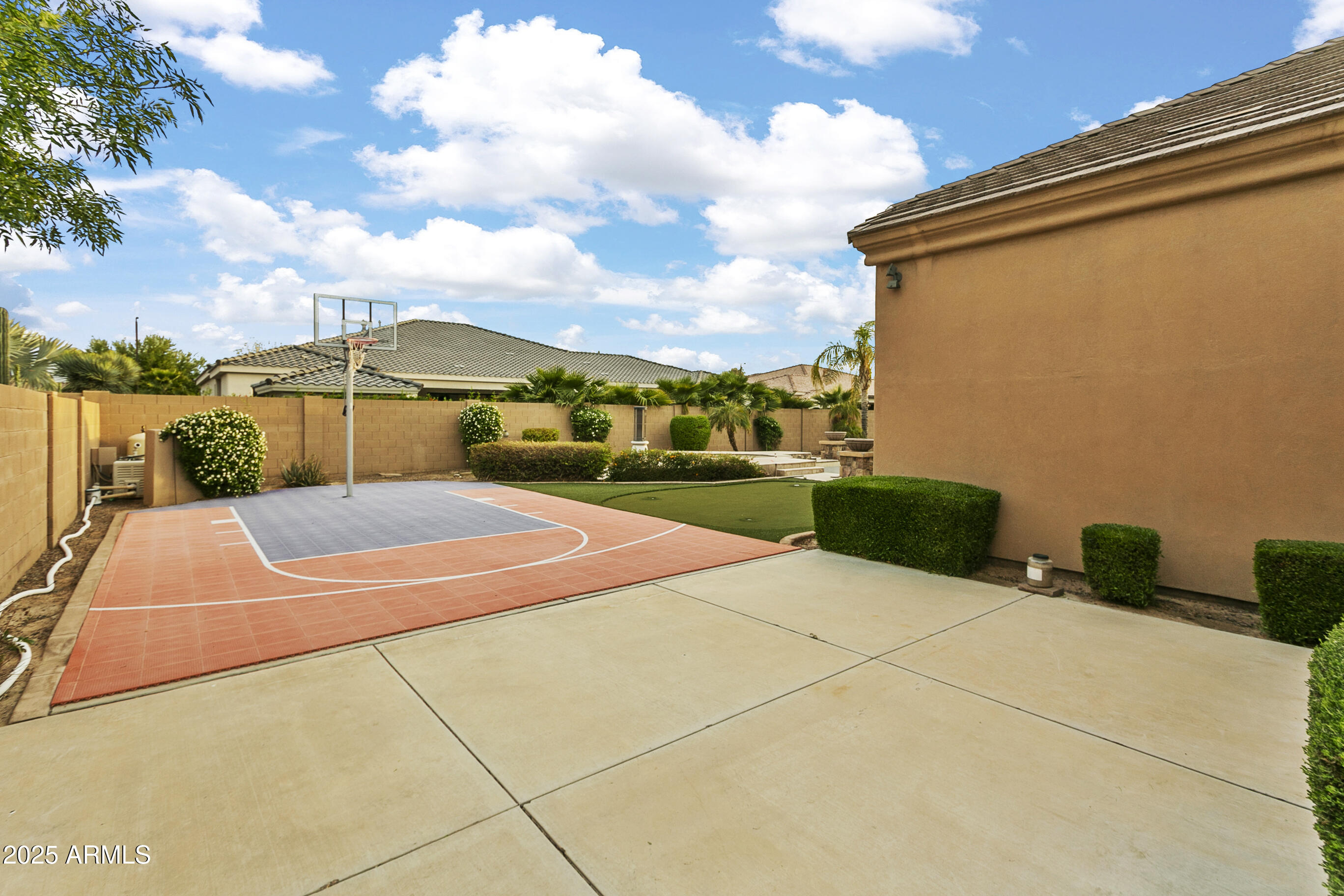 4401 E TAURUS Place